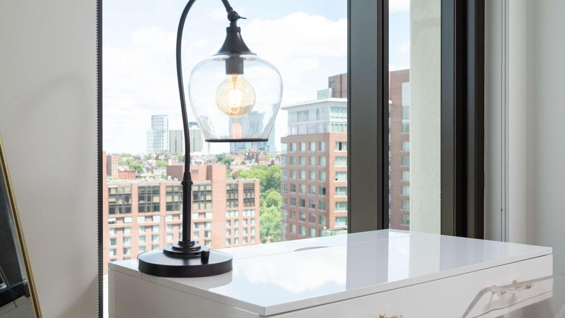 Apartment Back-bay Lux 2br With Rooftop And Parking *