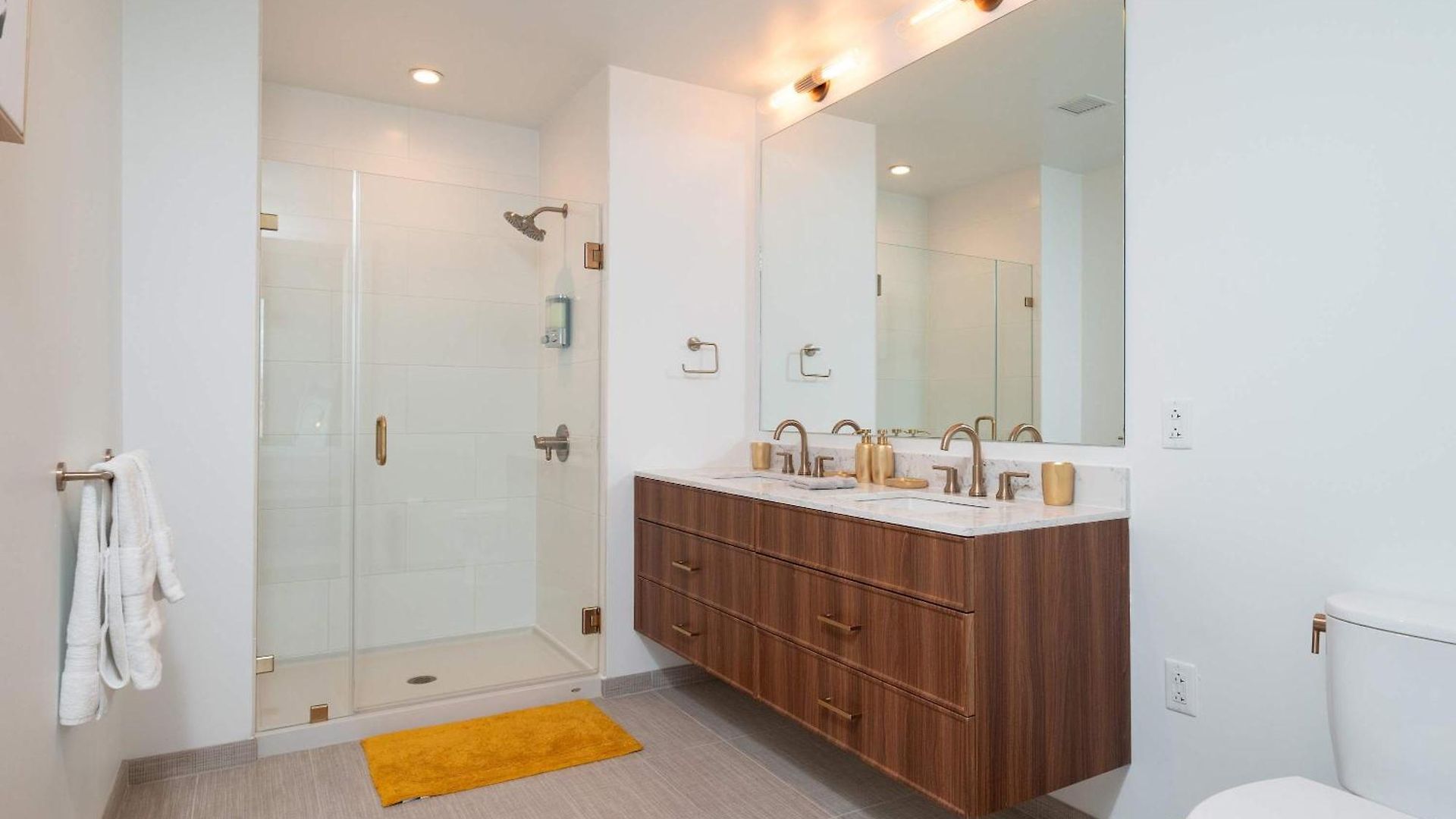Back-bay Lux 2br With Rooftop And Parking * Boston
