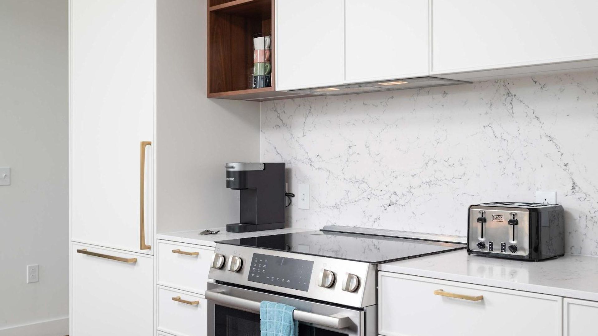 Apartment Back-bay Lux 2br With Rooftop And Parking