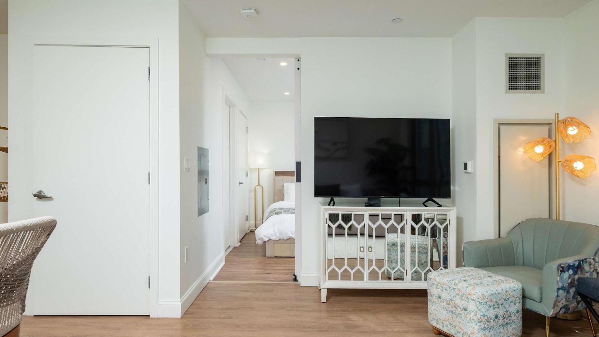 Apartment Upscale Penthouse With Gym Parking Near Mgh Tufts