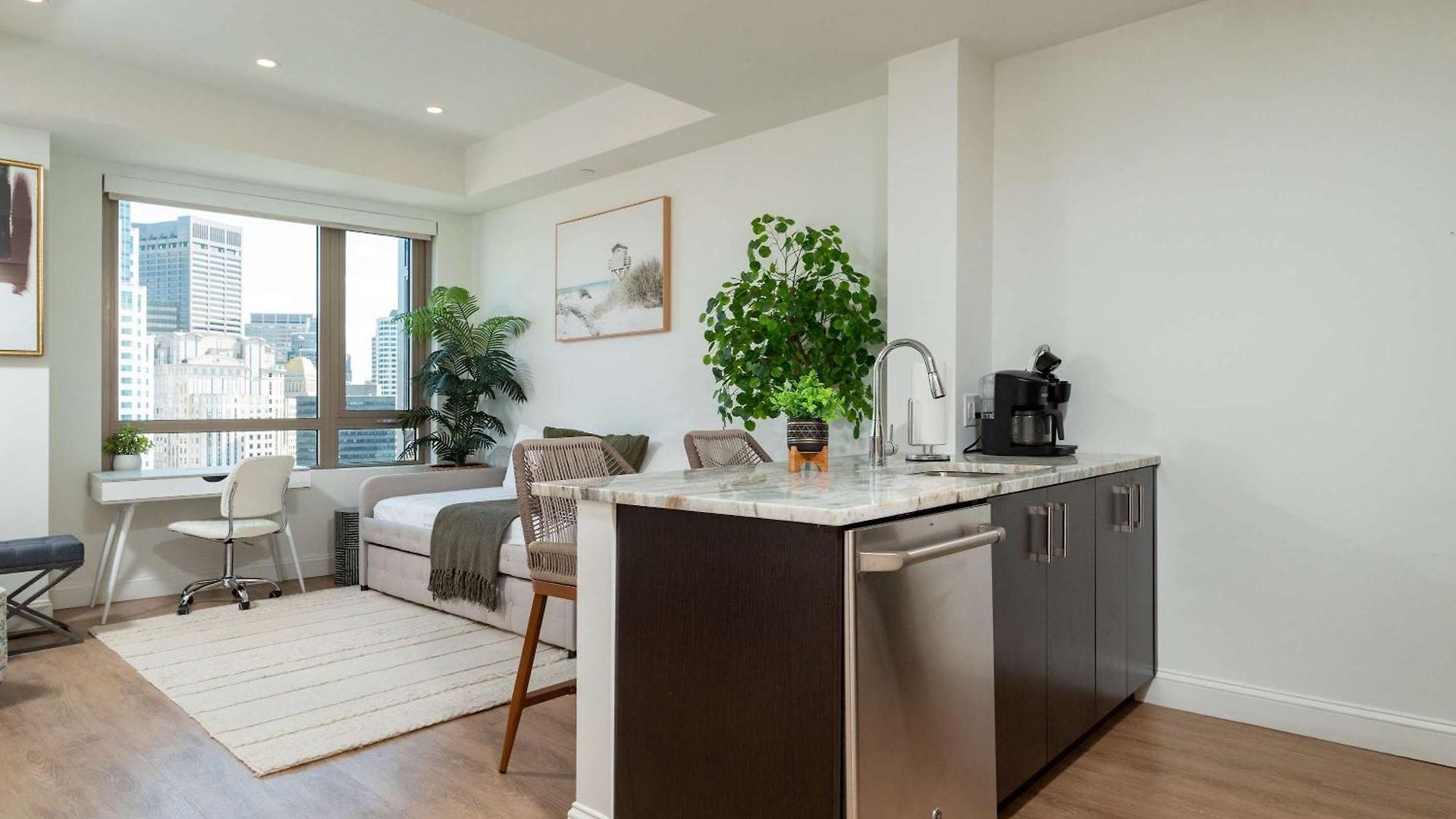 Apartment Upscale Penthouse With Gym Parking Near Mgh Tufts Boston