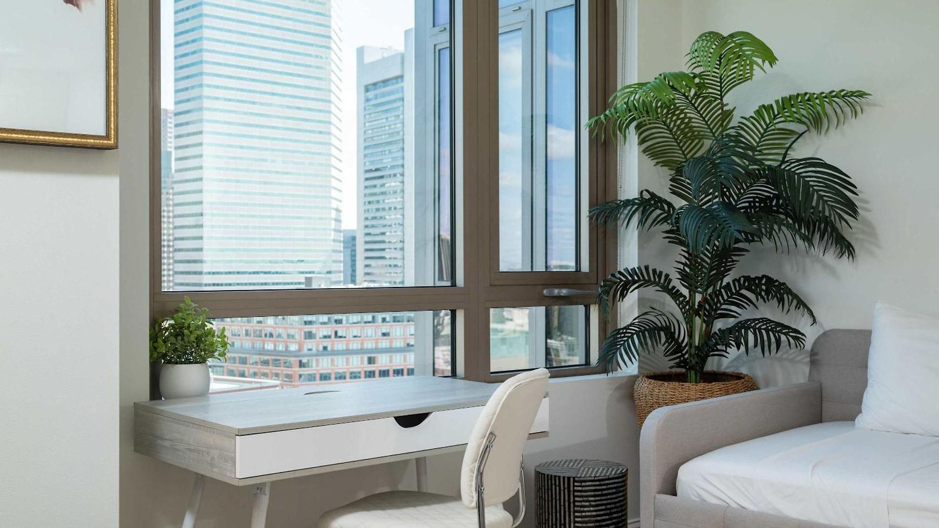 Upscale Penthouse With Gym Parking Near Mgh Tufts * Boston