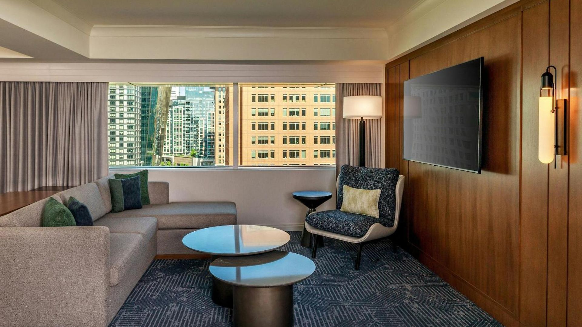 Hotel Renaissance Seaport District Boston