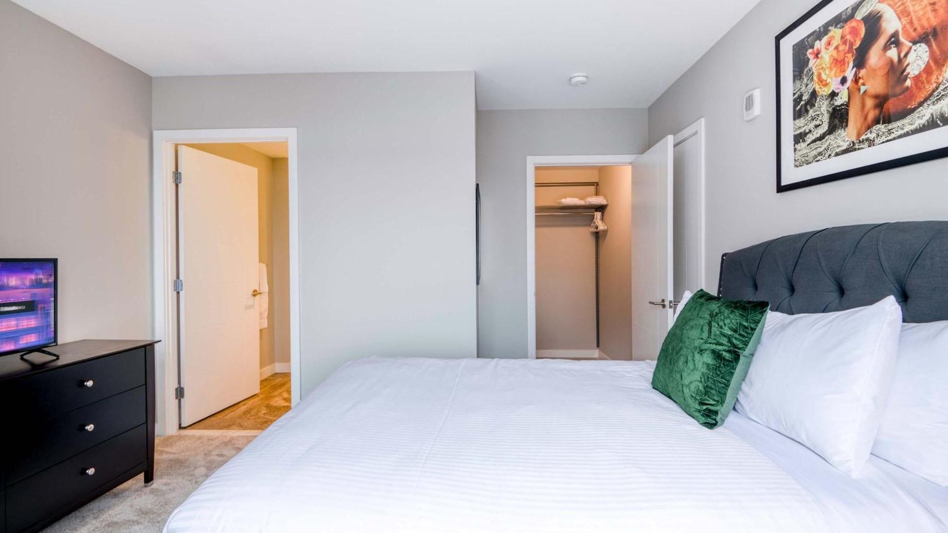 Apartment Luxury With Balcony In Seaport *