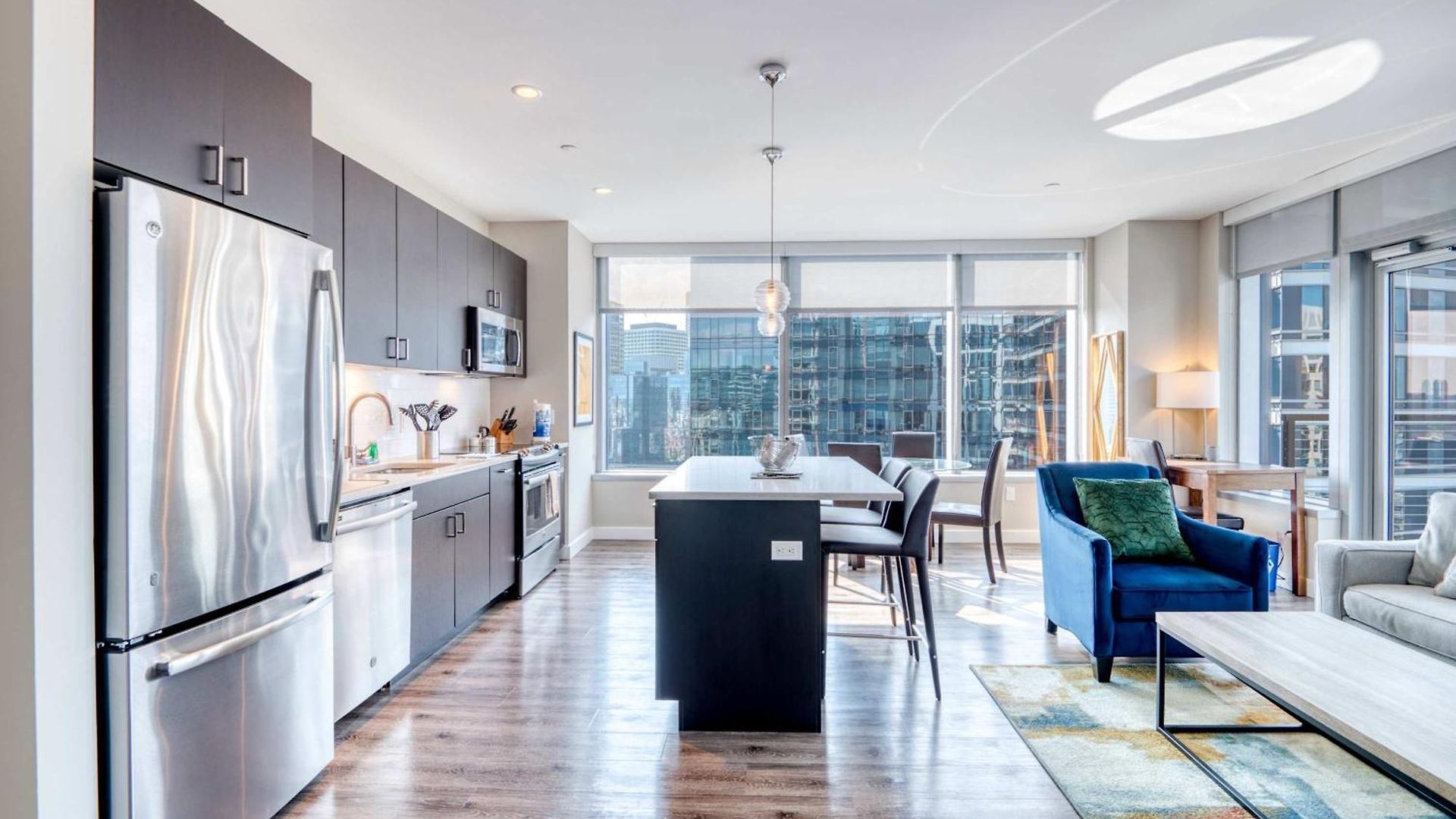 Apartment Luxury With Balcony In Seaport Boston