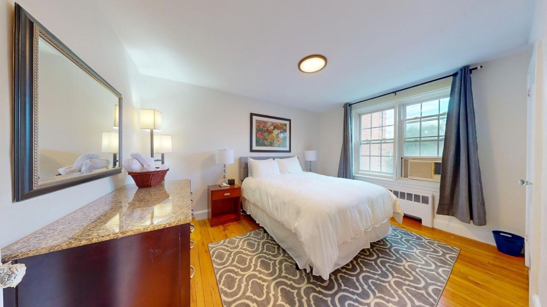 Bright 2br In Brookline *