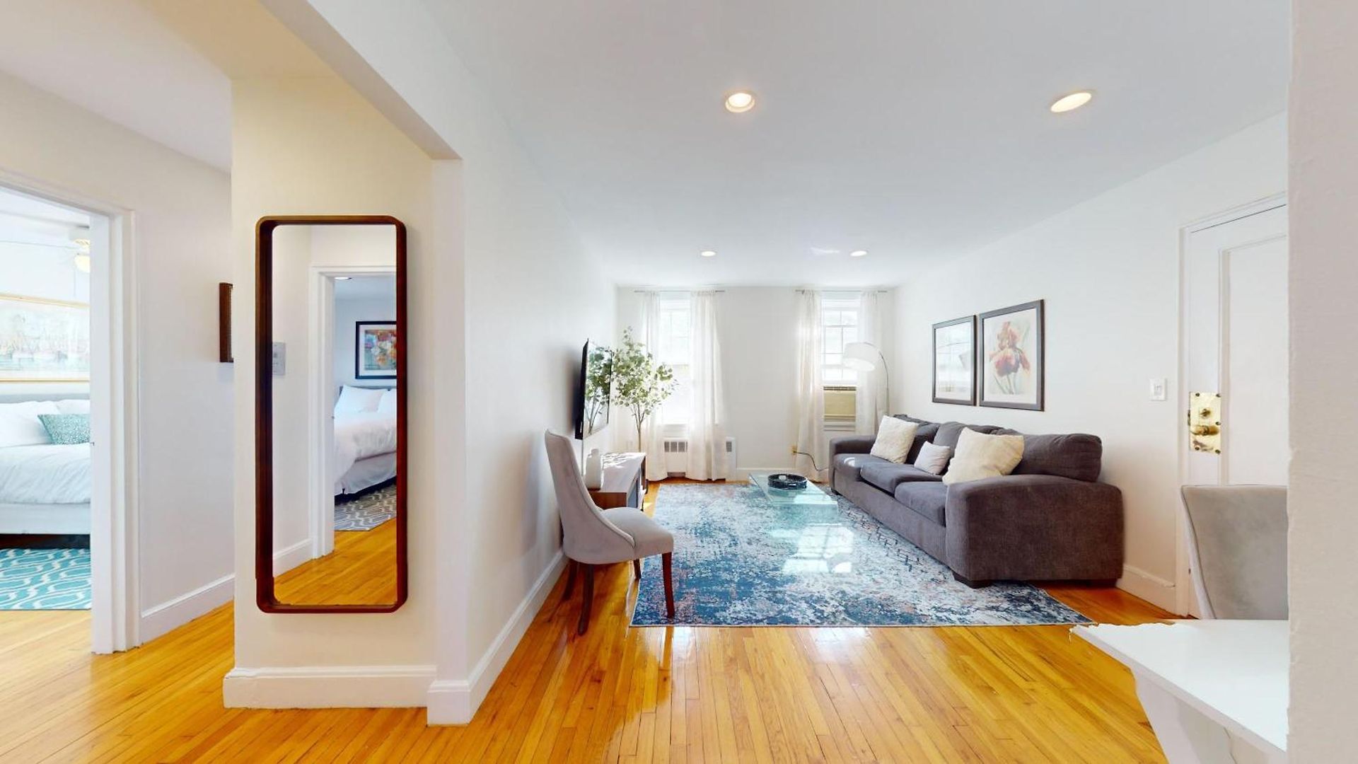 Bright 2br In Brookline Boston