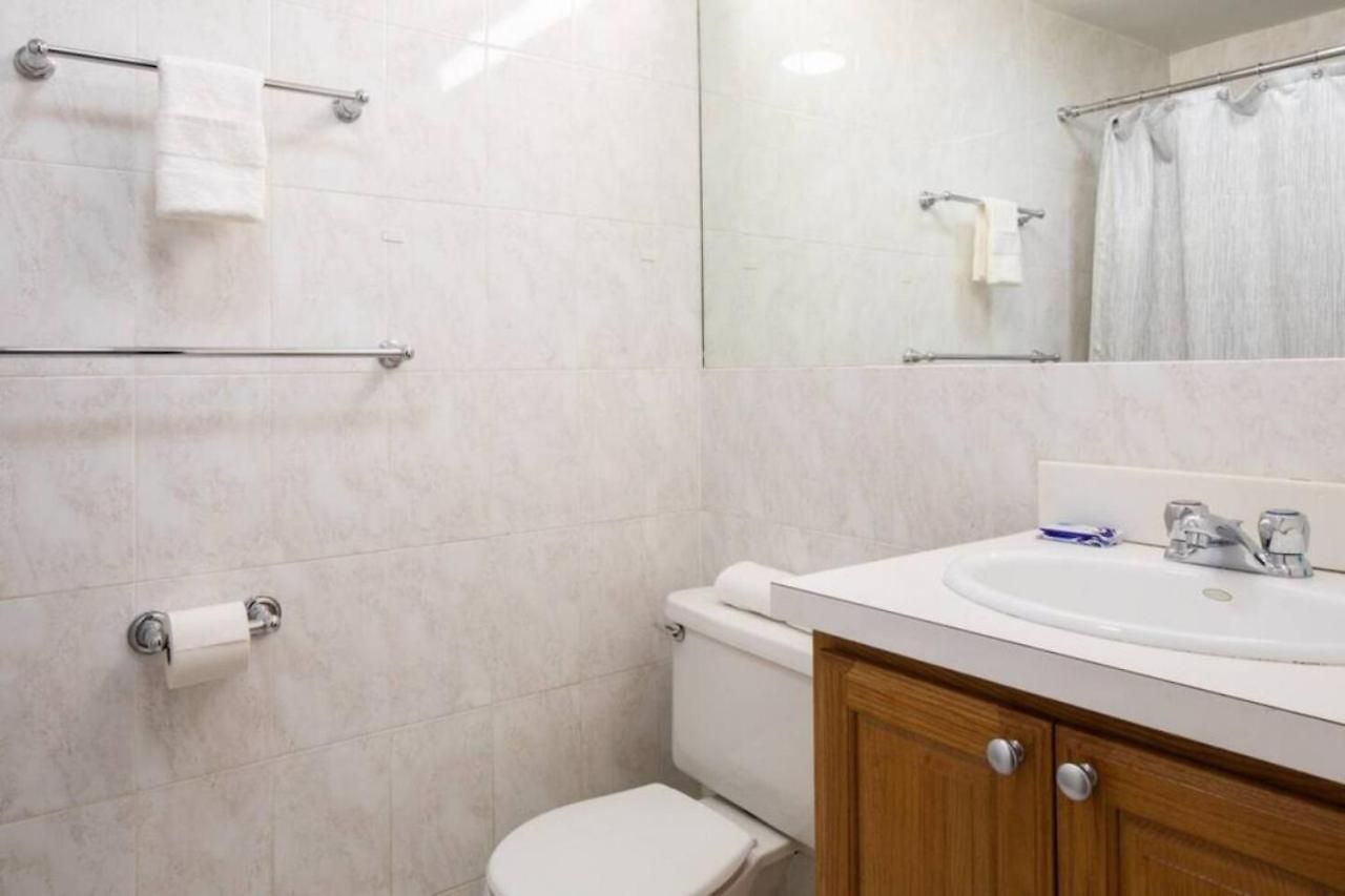 Charming Theater District 1br