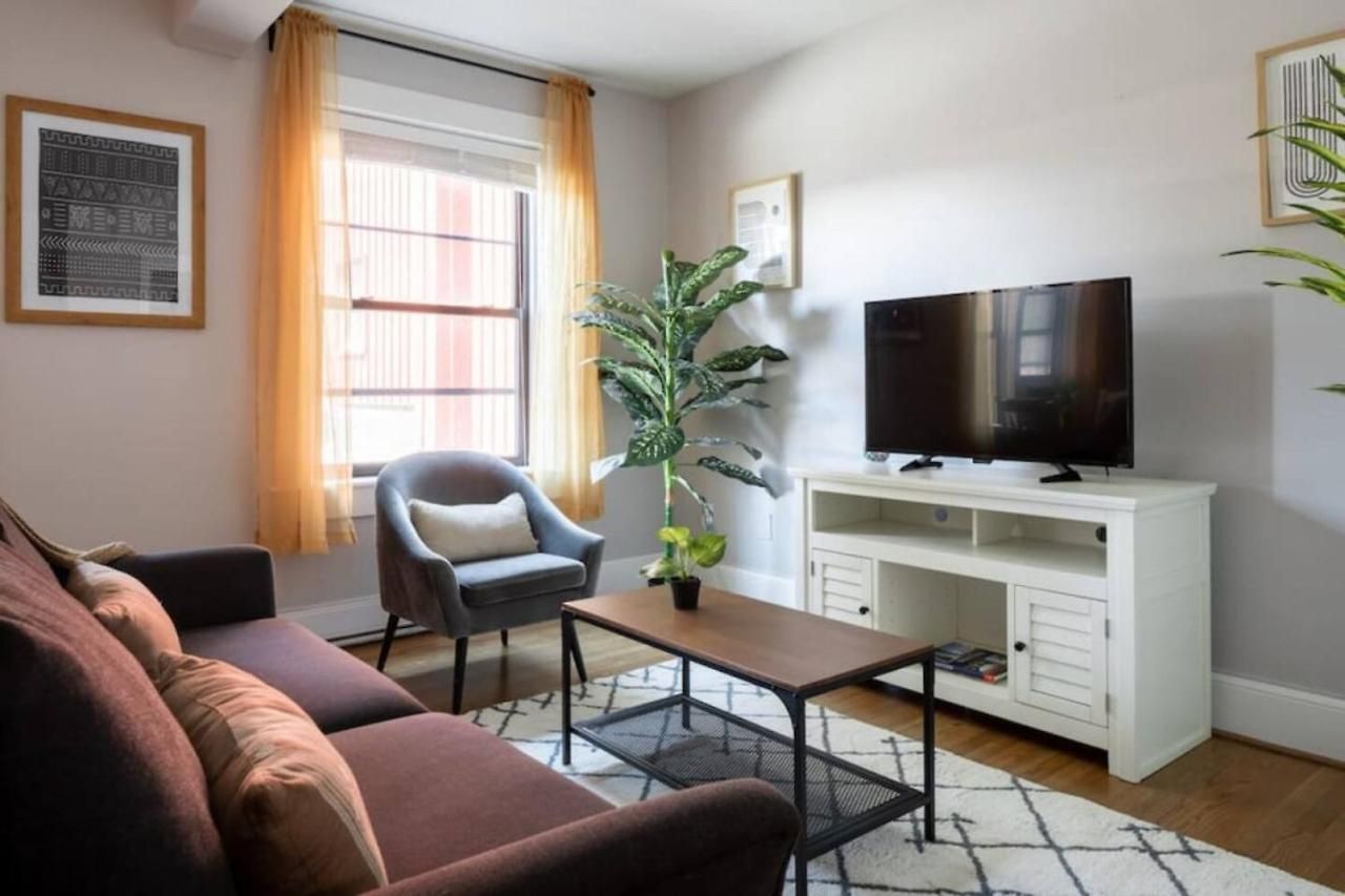 Charming Theater District 1br Apartment Boston