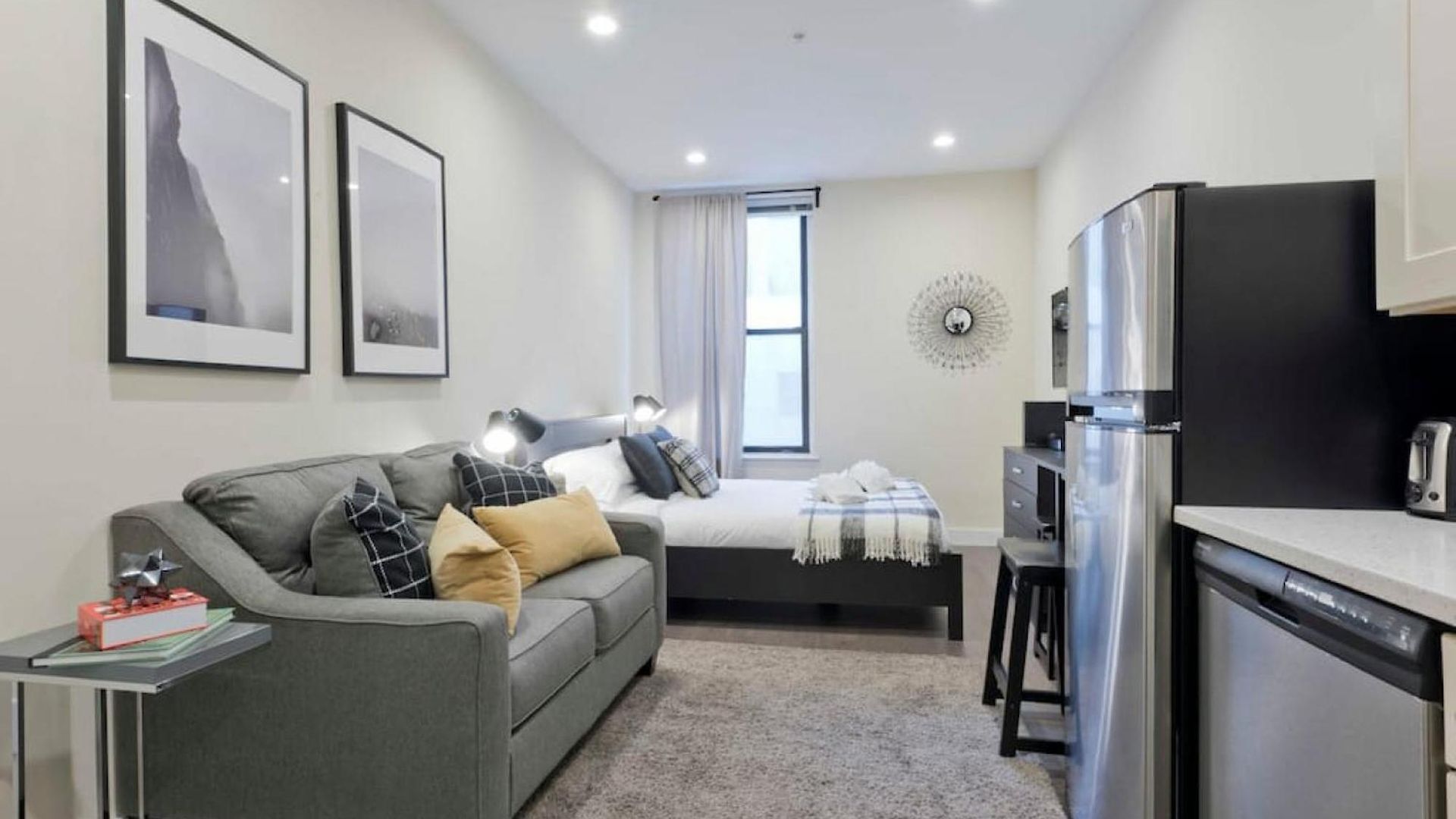 Centrally Located Loft Walk Anywhere Pets Ok