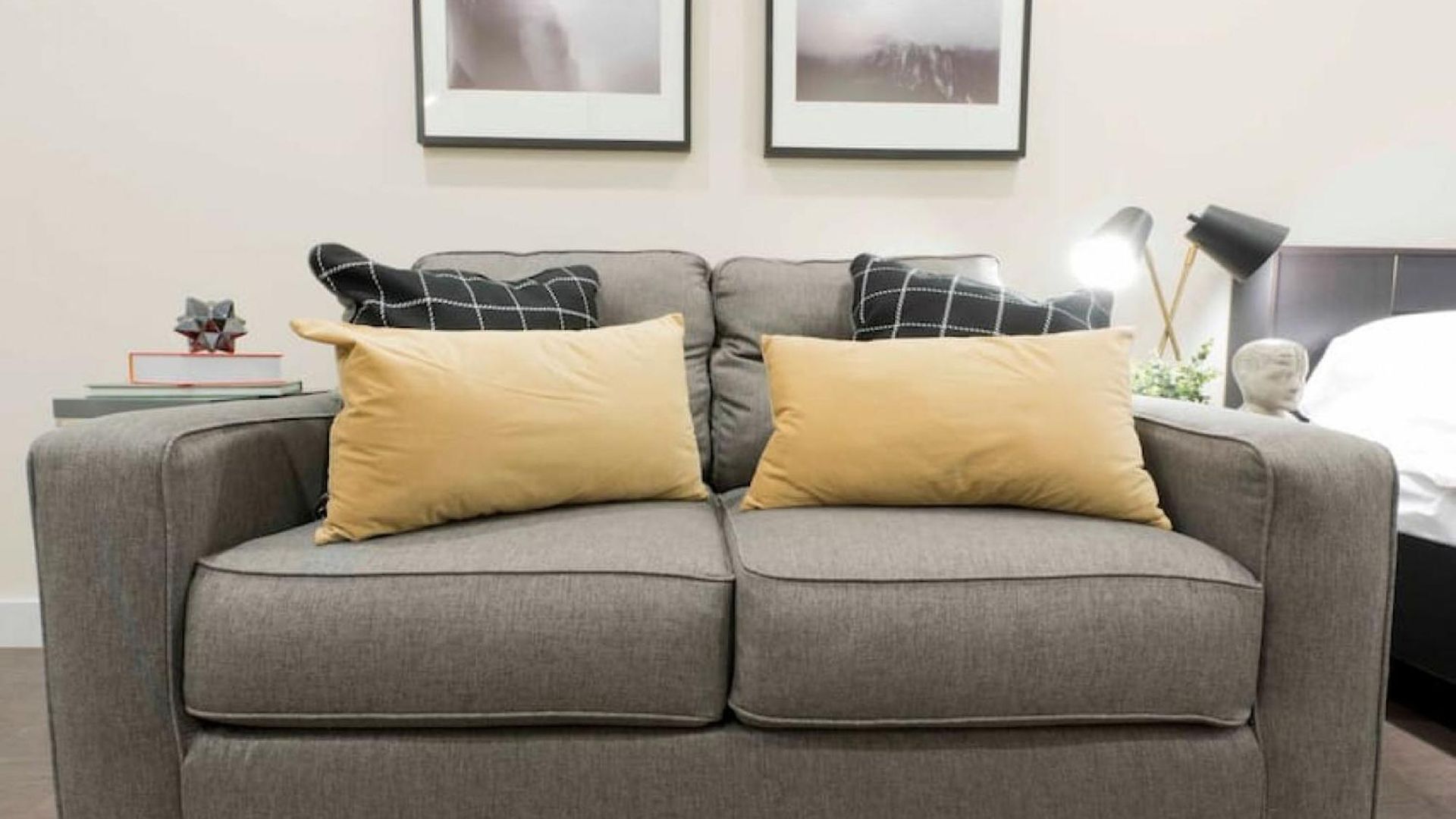 Apartment Centrally Located Loft Walk Anywhere Pets Ok *