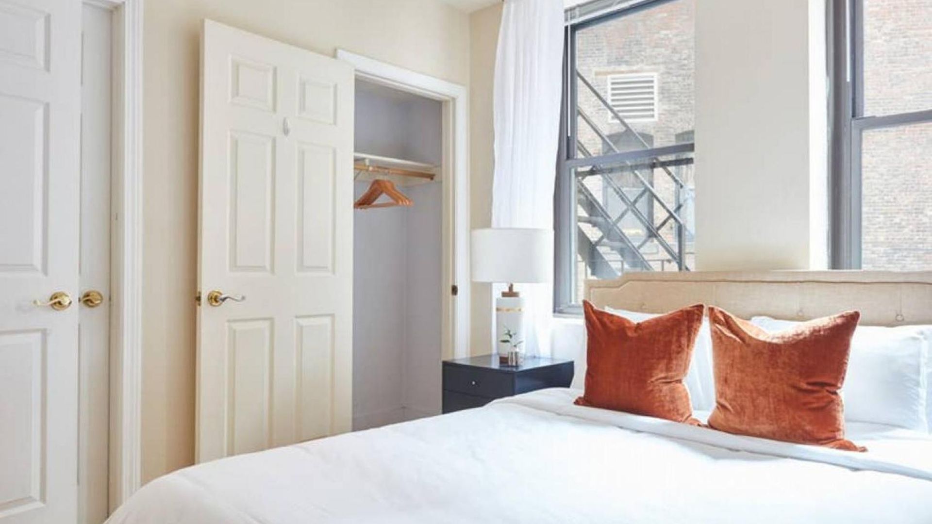 Airy, Modern 1br Downtown *
