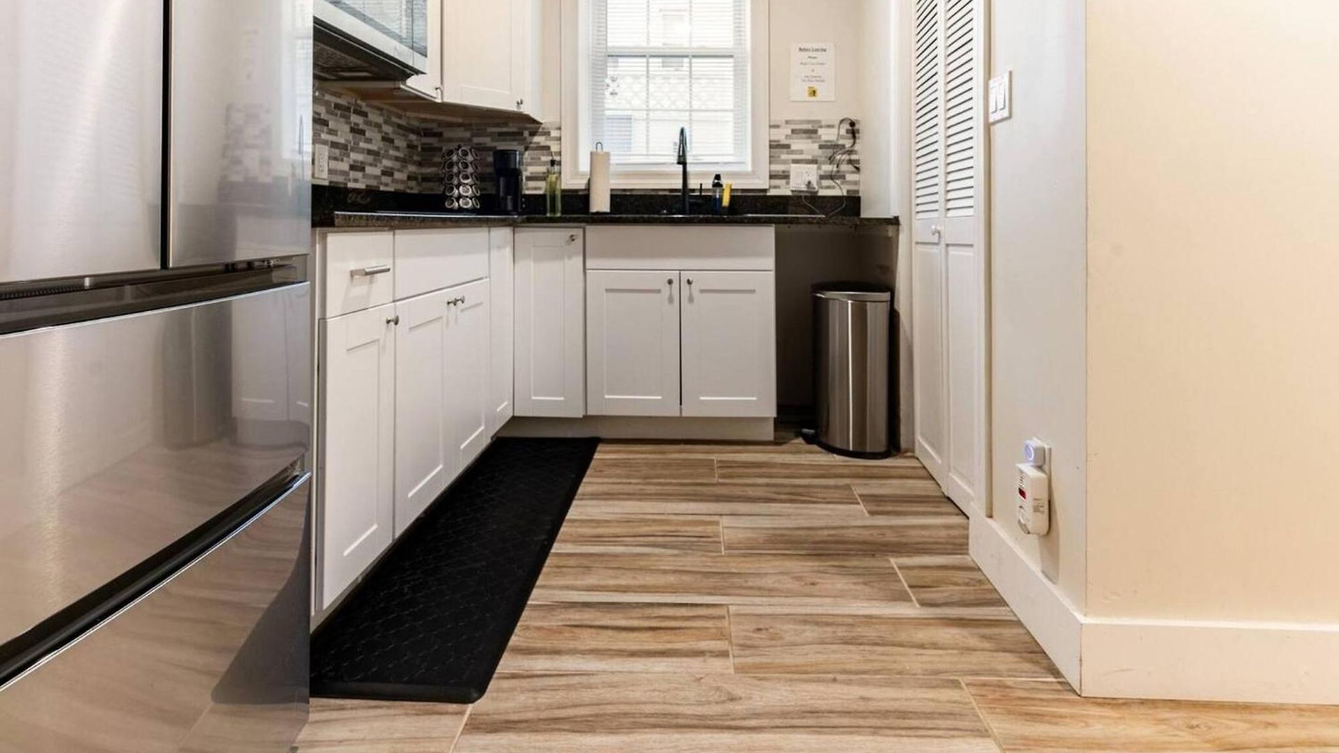 Modern & Cozy 3-br Near Downtown Holiday home