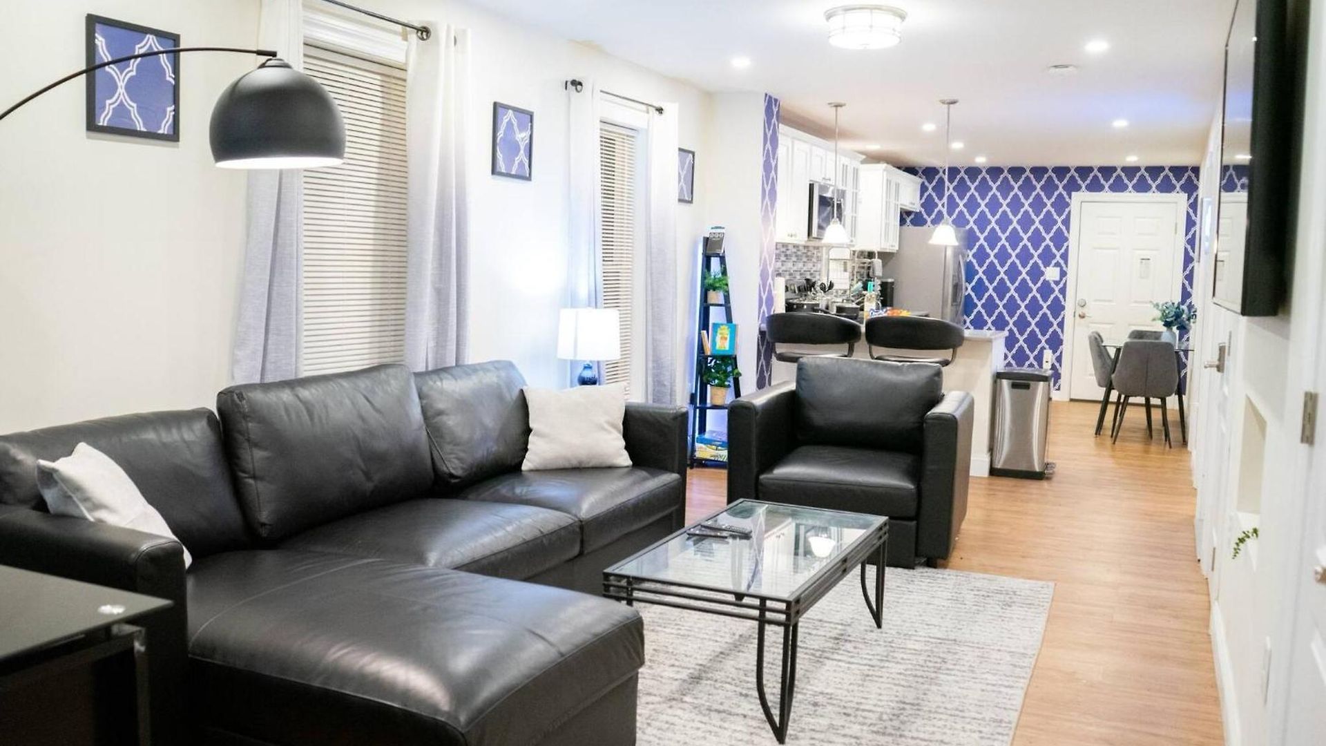 Modern & Stylish 1-br Near Downtown