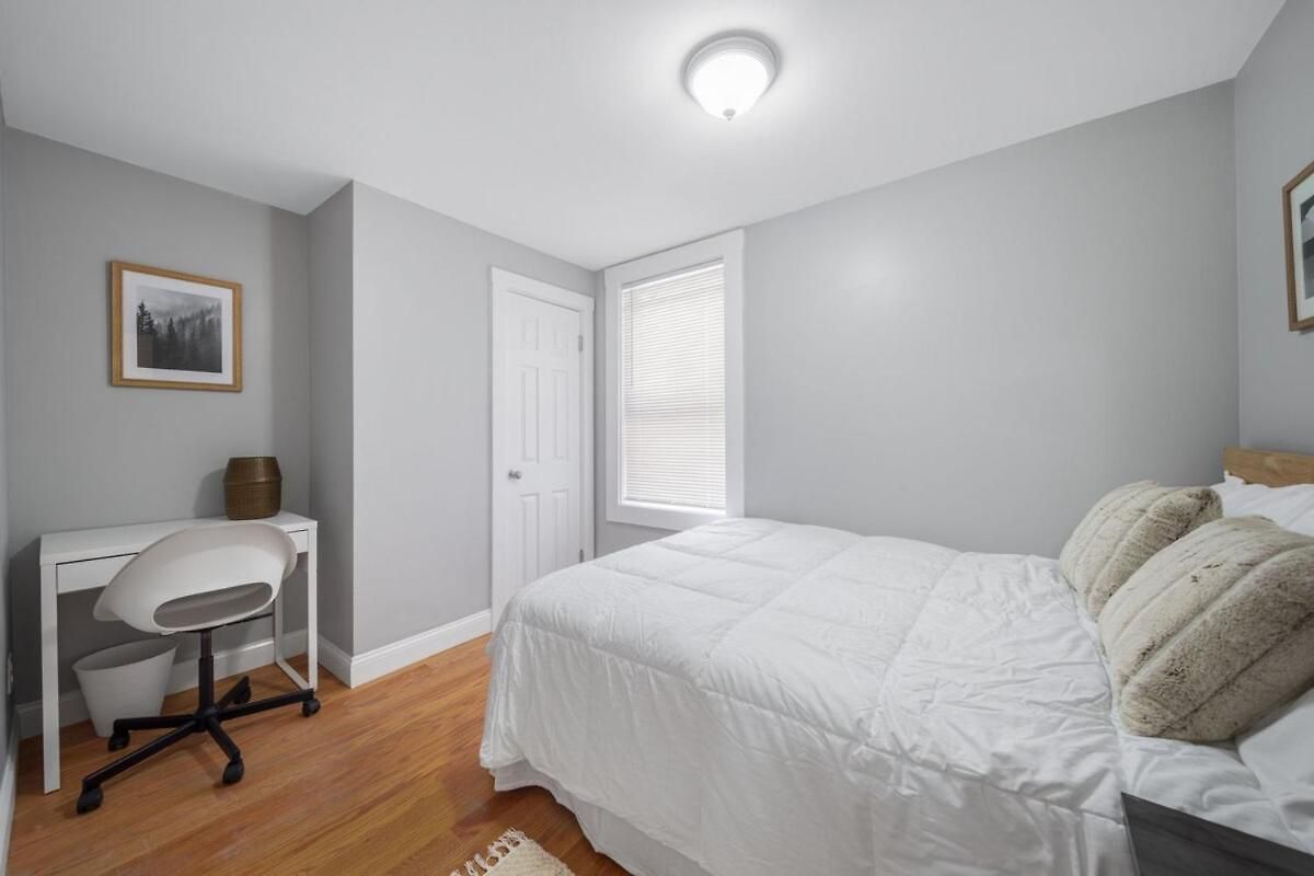 Apartment Easy Commute South 4br 1bth