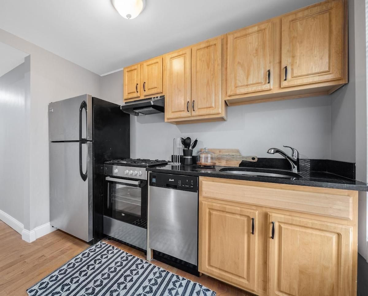 Apartment Easy Commute South 4br 1bth *
