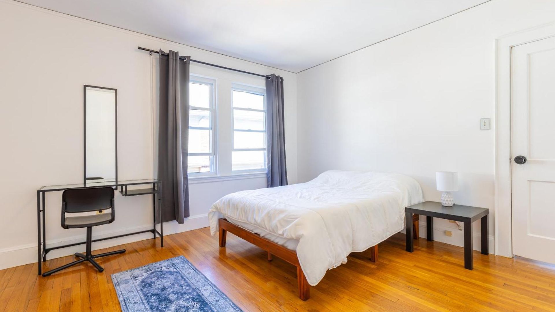 Homestay 154r Newley Renovated Sunny Spacious Quite In Brighton Boston
