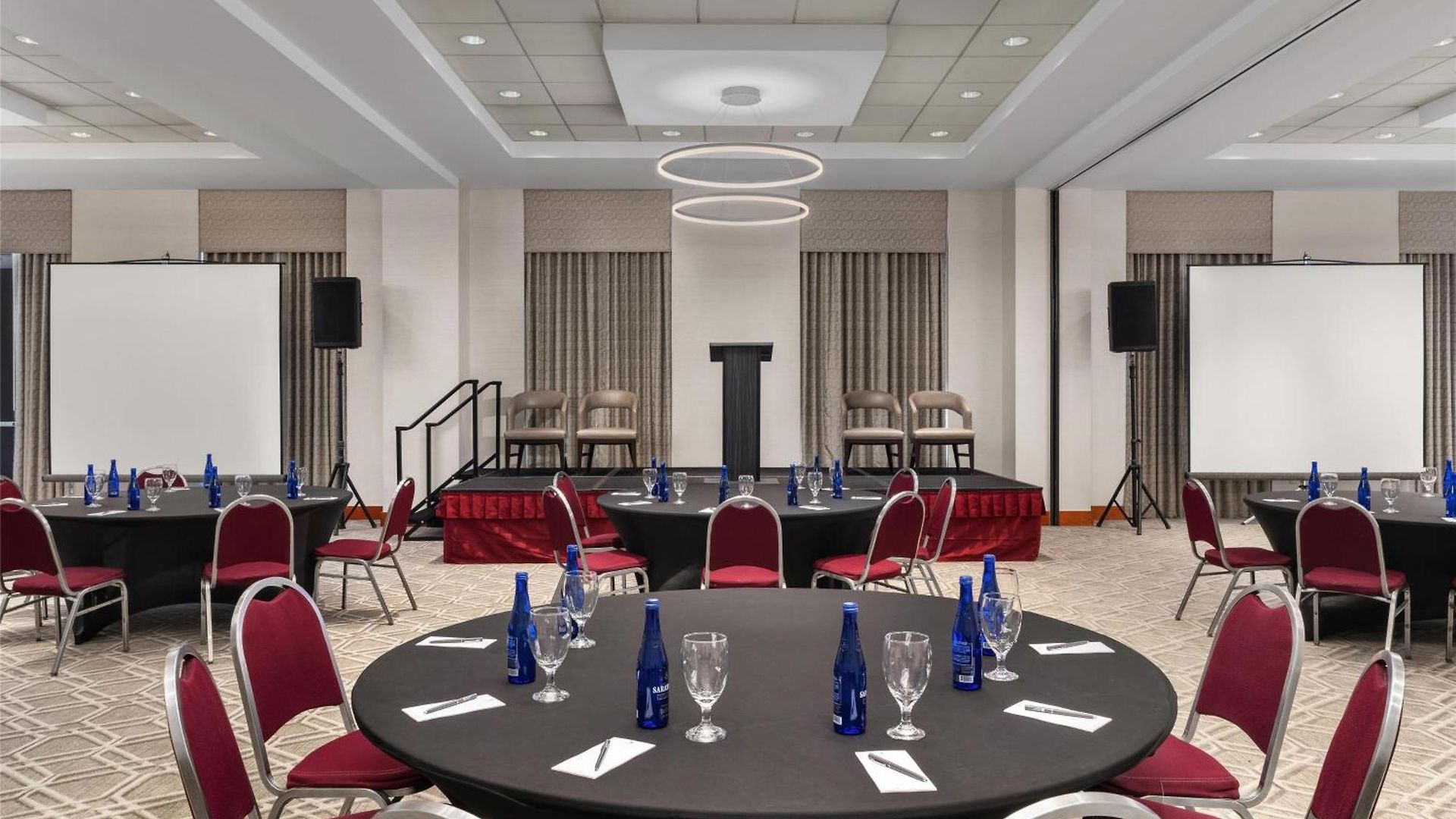 Embassy At Logan Airport Hotel 3*