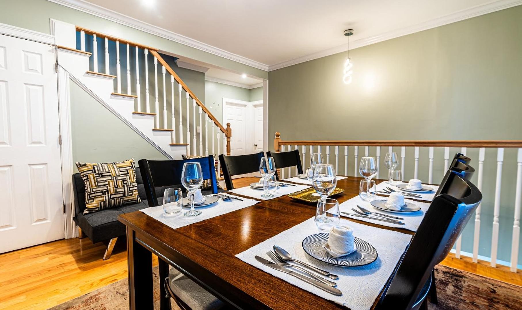 Renovated 4br3ba Escape - Near Public Transportation Boston