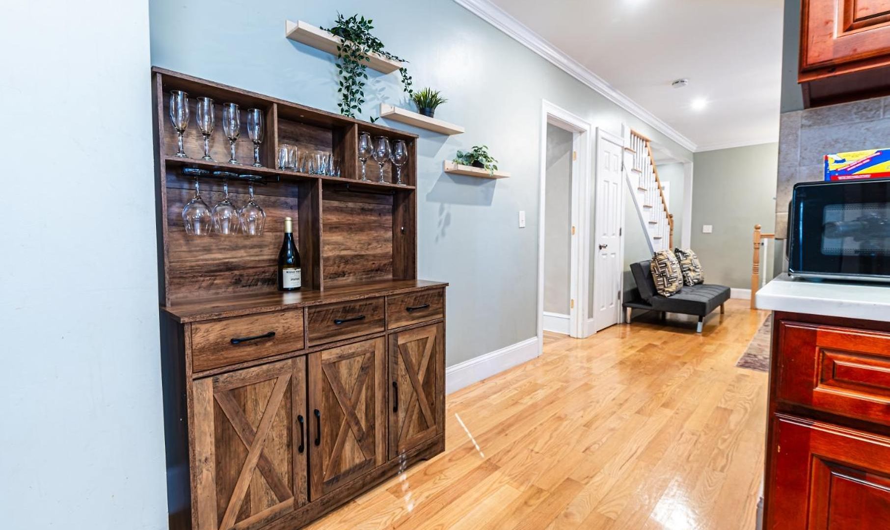 Renovated 4br3ba Escape - Near Public Transportation Apartment *