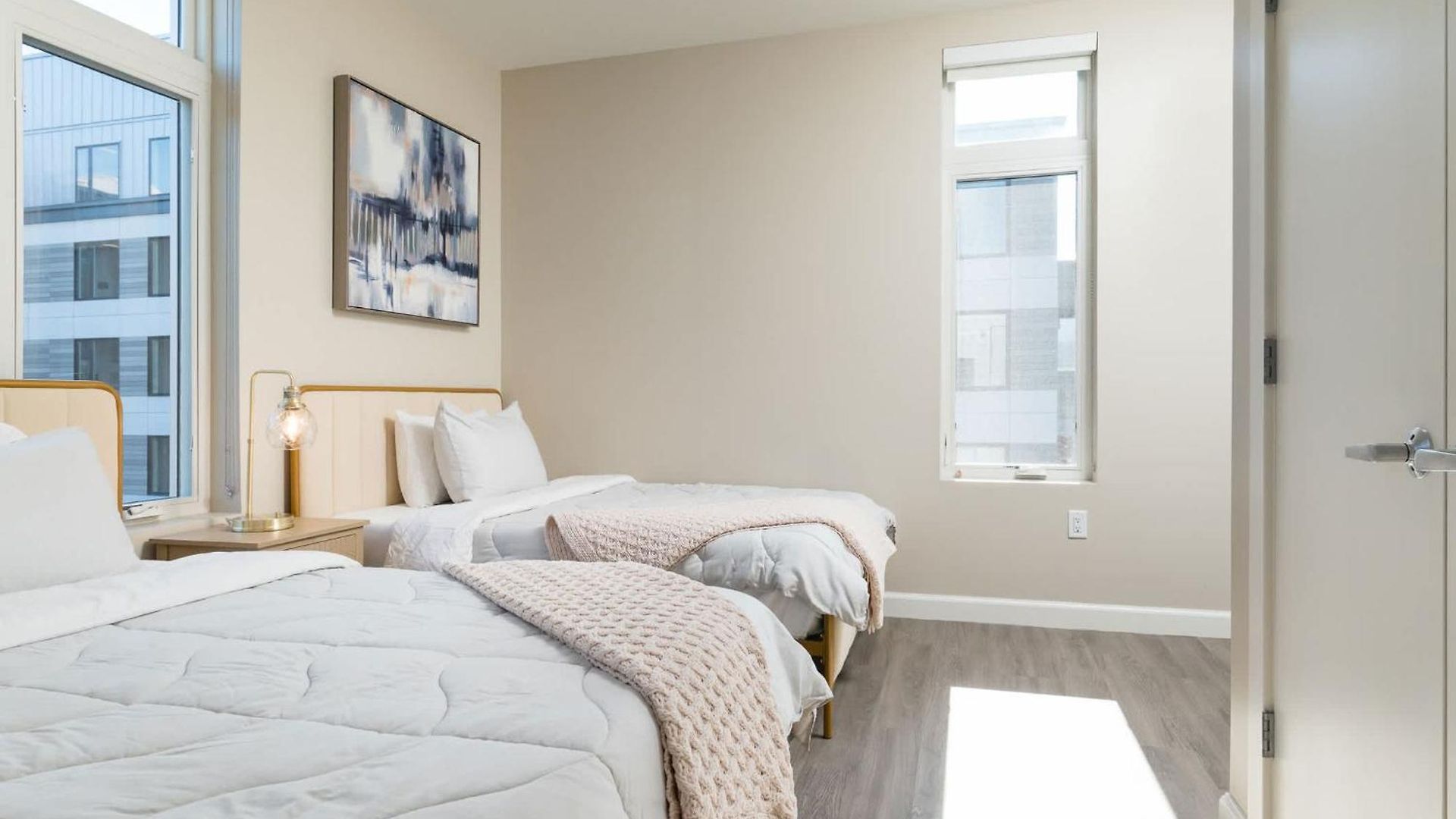 North End 2br W Pool & Gym