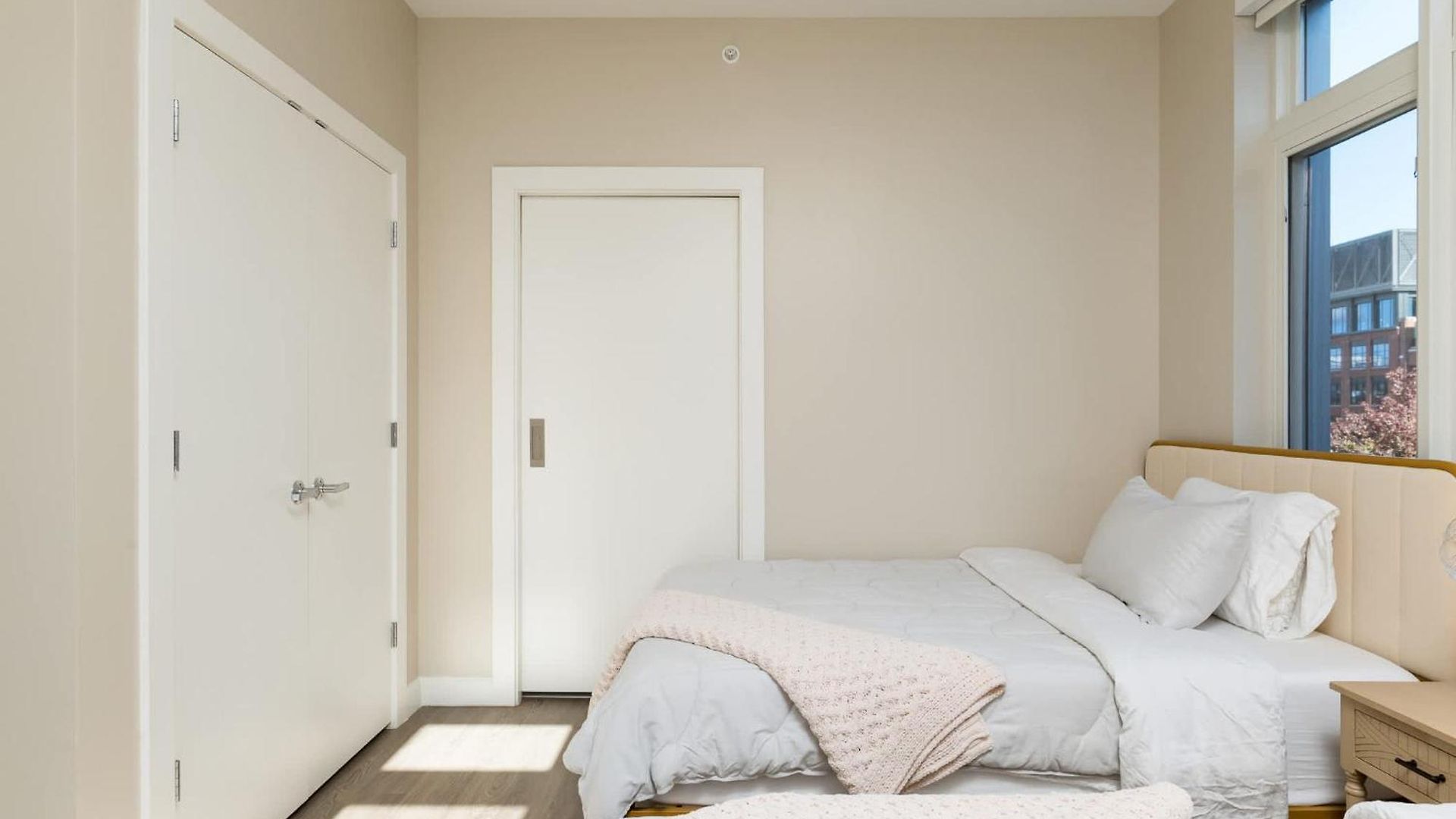 North End 2br W Pool & Gym * Boston