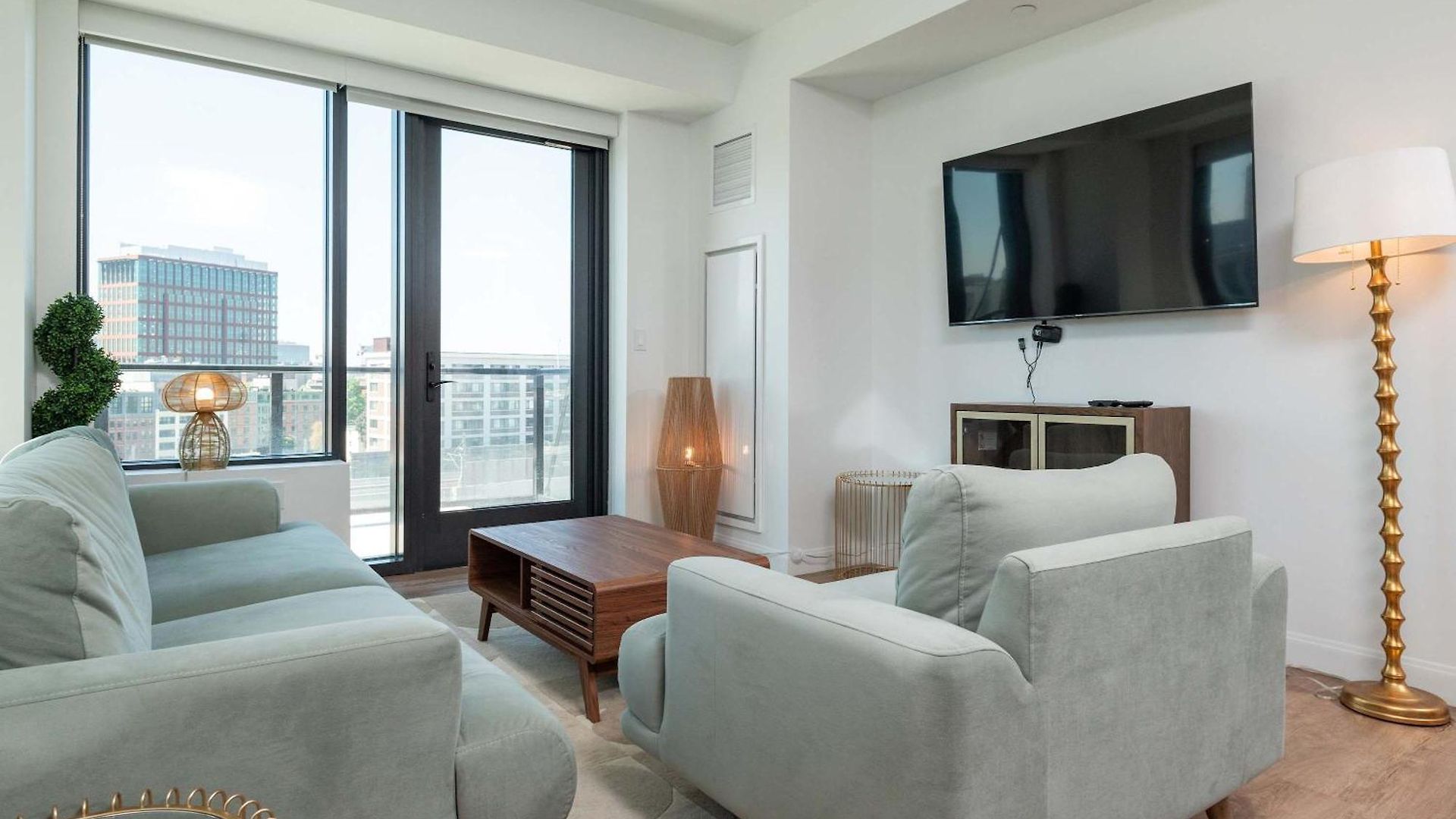 North End 2br W Pool & Gym Apartment