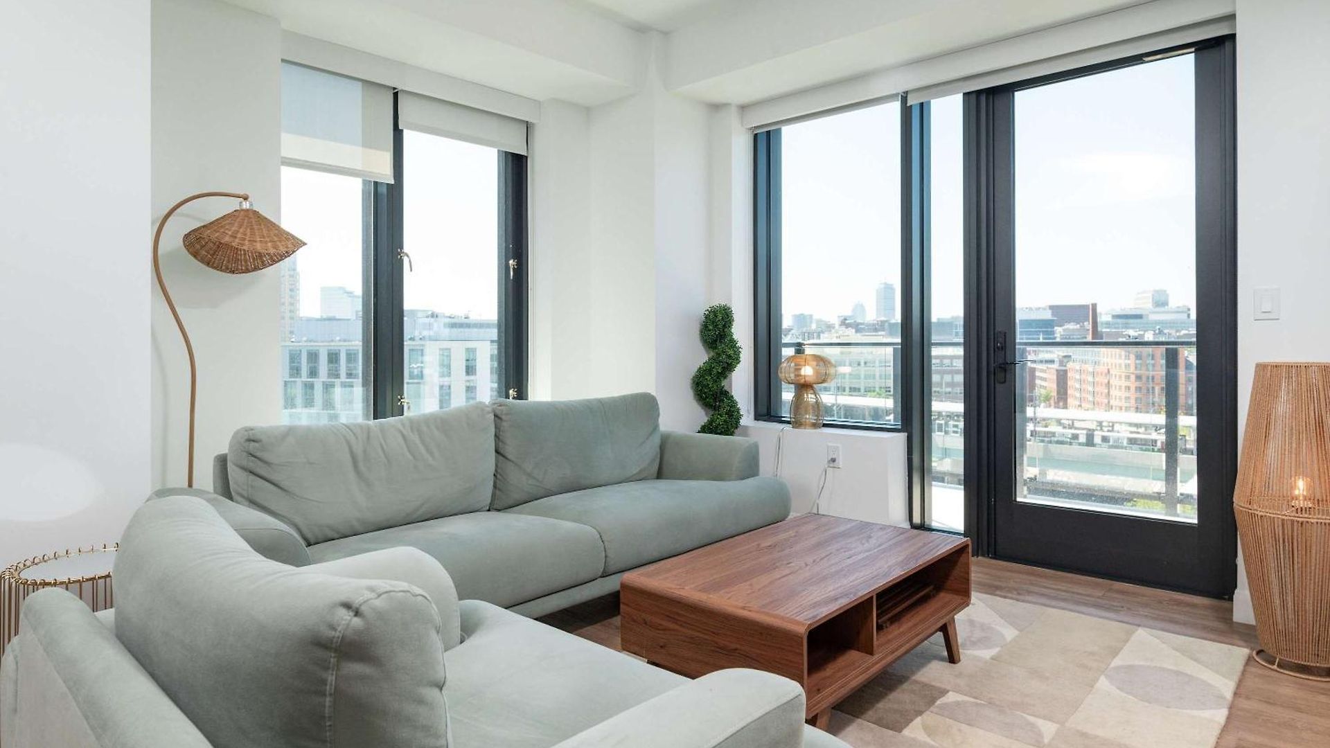 North End 2br W Pool & Gym