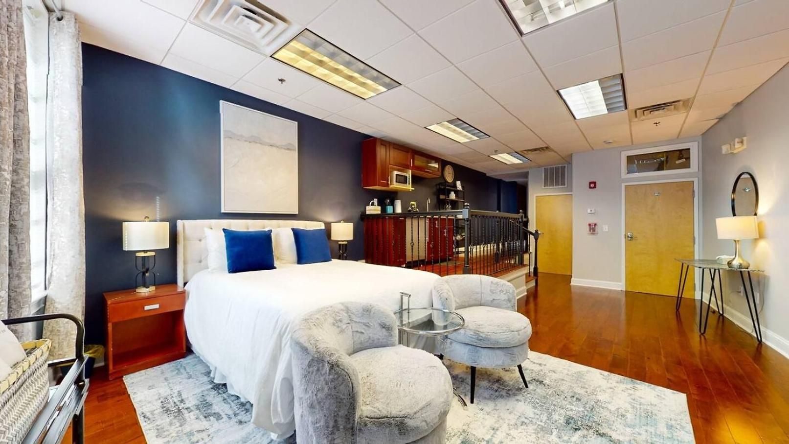 Cozy In Faneuil Hallquincy Market Apartment