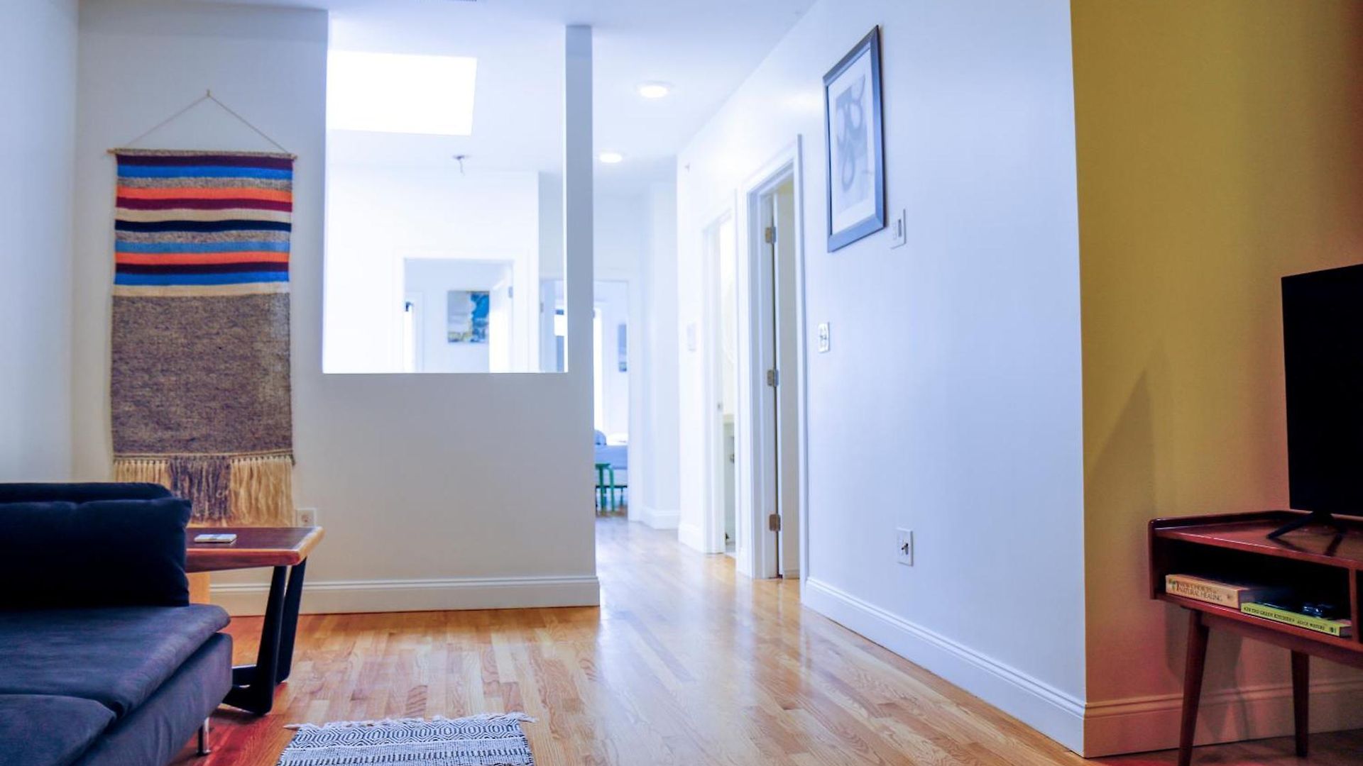Apartment Modern & Spacious 4-bedroom In Roxbury