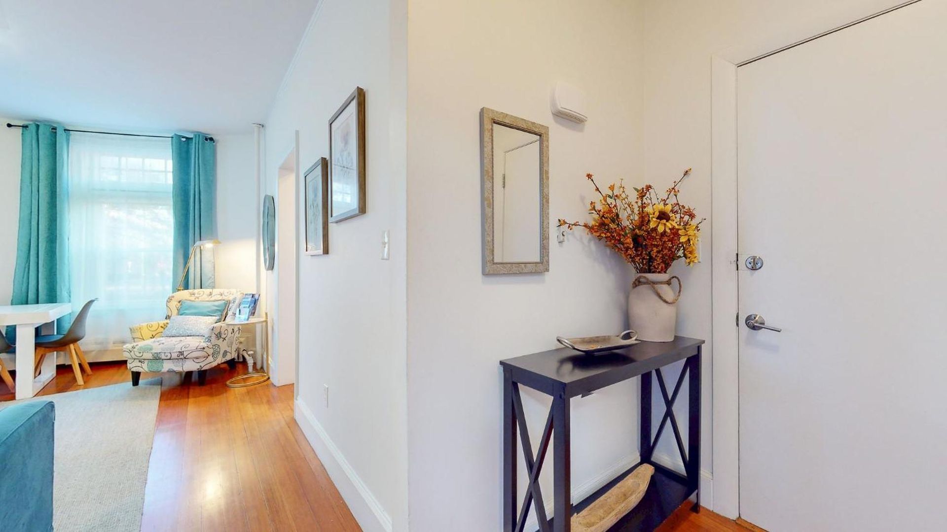 Renovated 1bed, Steps To Mbta, Shops & Restaurants Apartment
