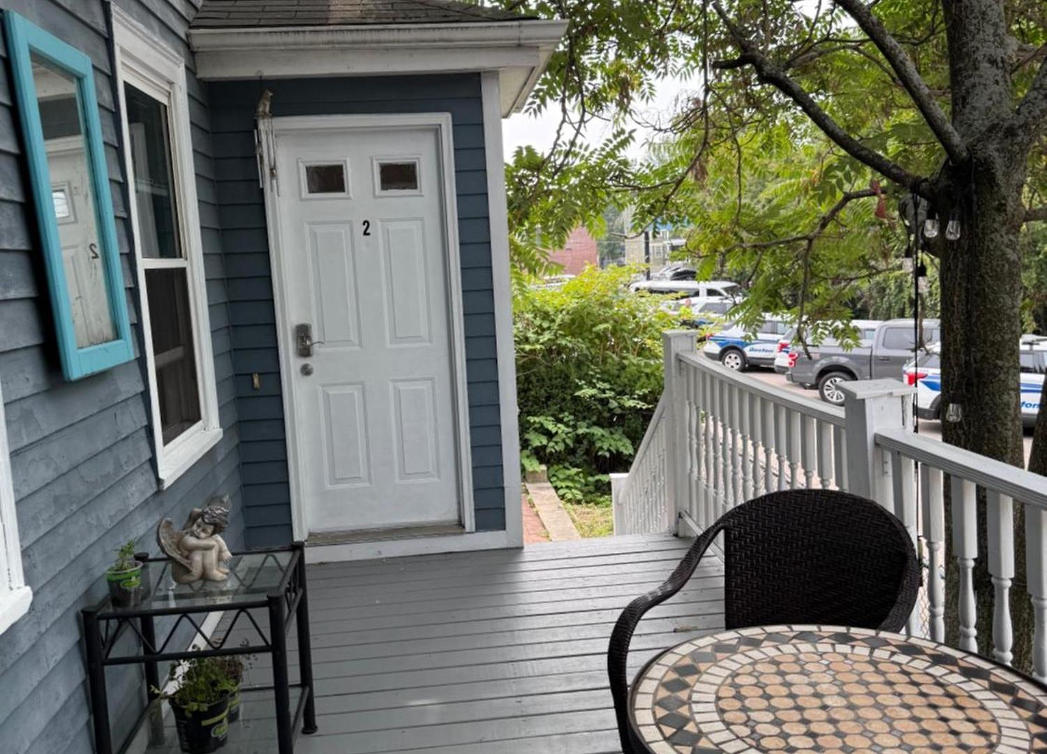 Beautiful 2-bedroom, 2-bath Townhouse Apartment *