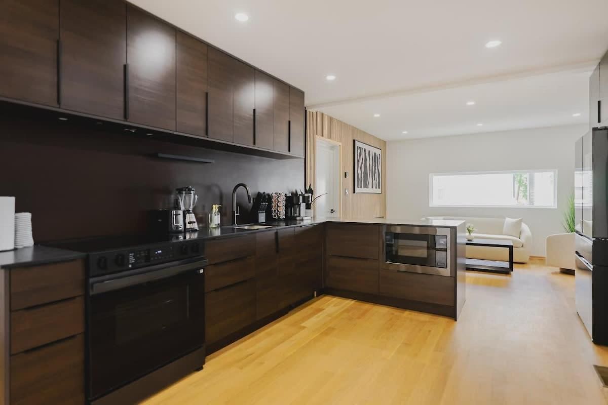 Apartment Luxury 3bd Short Walk To Airport
