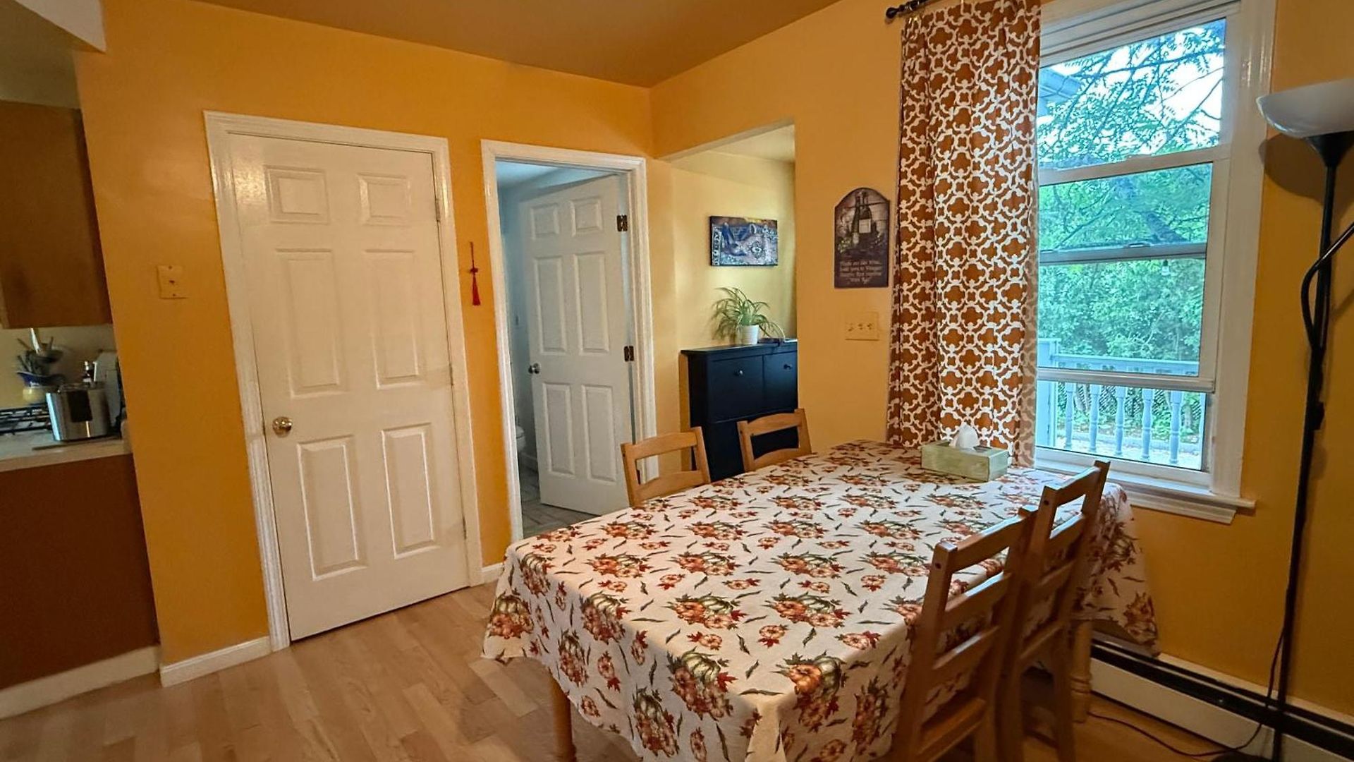 Beautiful 2-bedroom, 2-bath Townhouse *