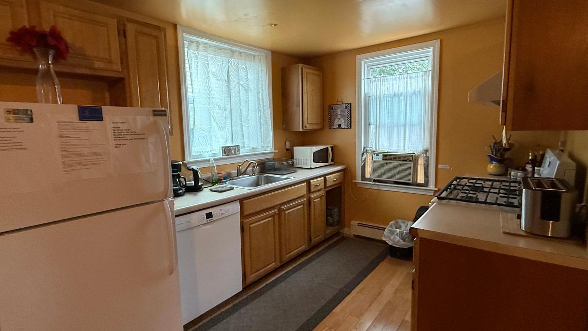 Beautiful 2-bedroom, 2-bath Townhouse Boston