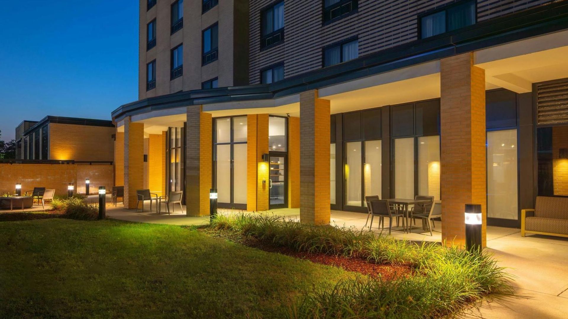 Courtyard Boston-south Boston