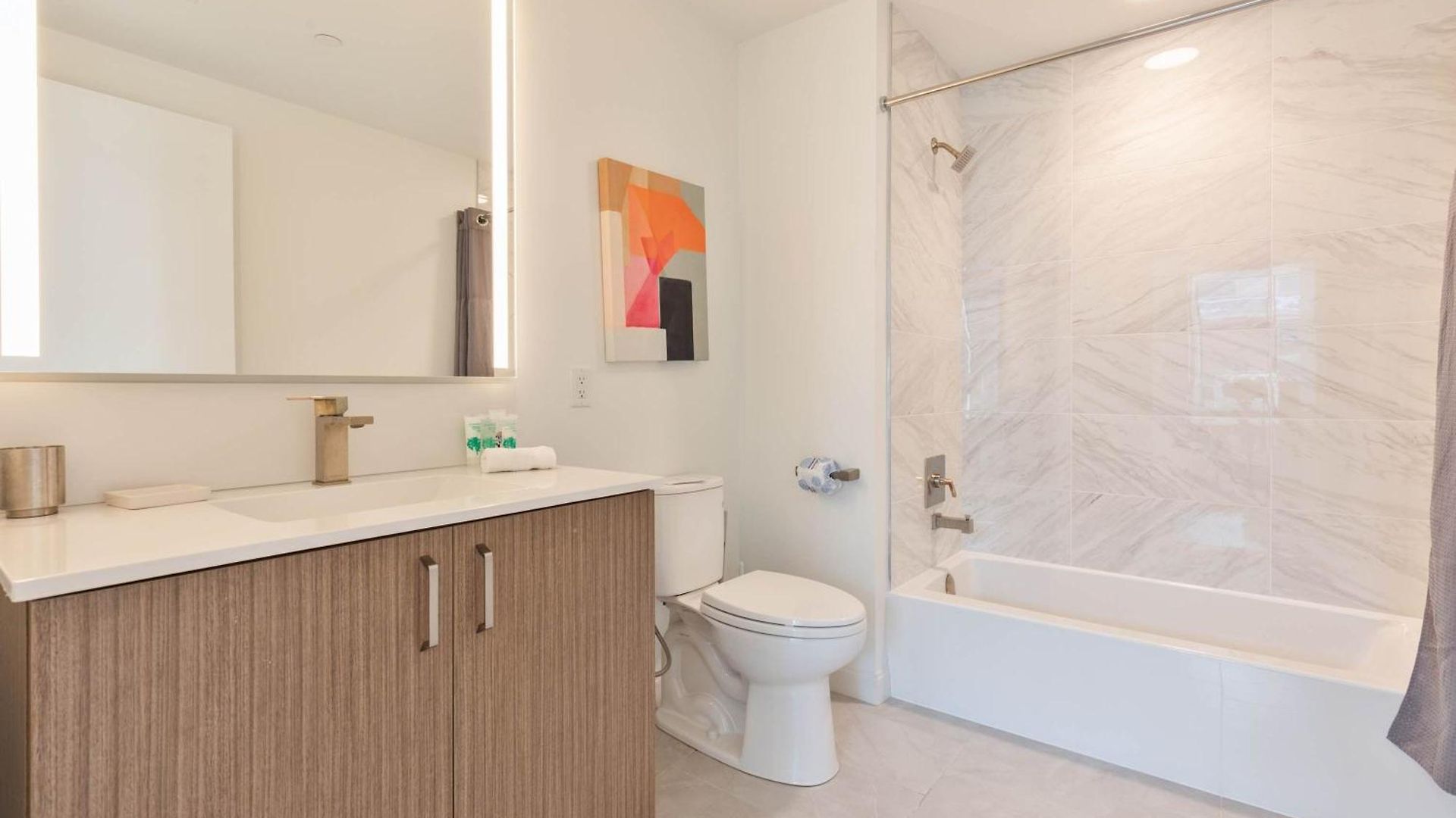 Apartment Private With Kitchen & Gym *