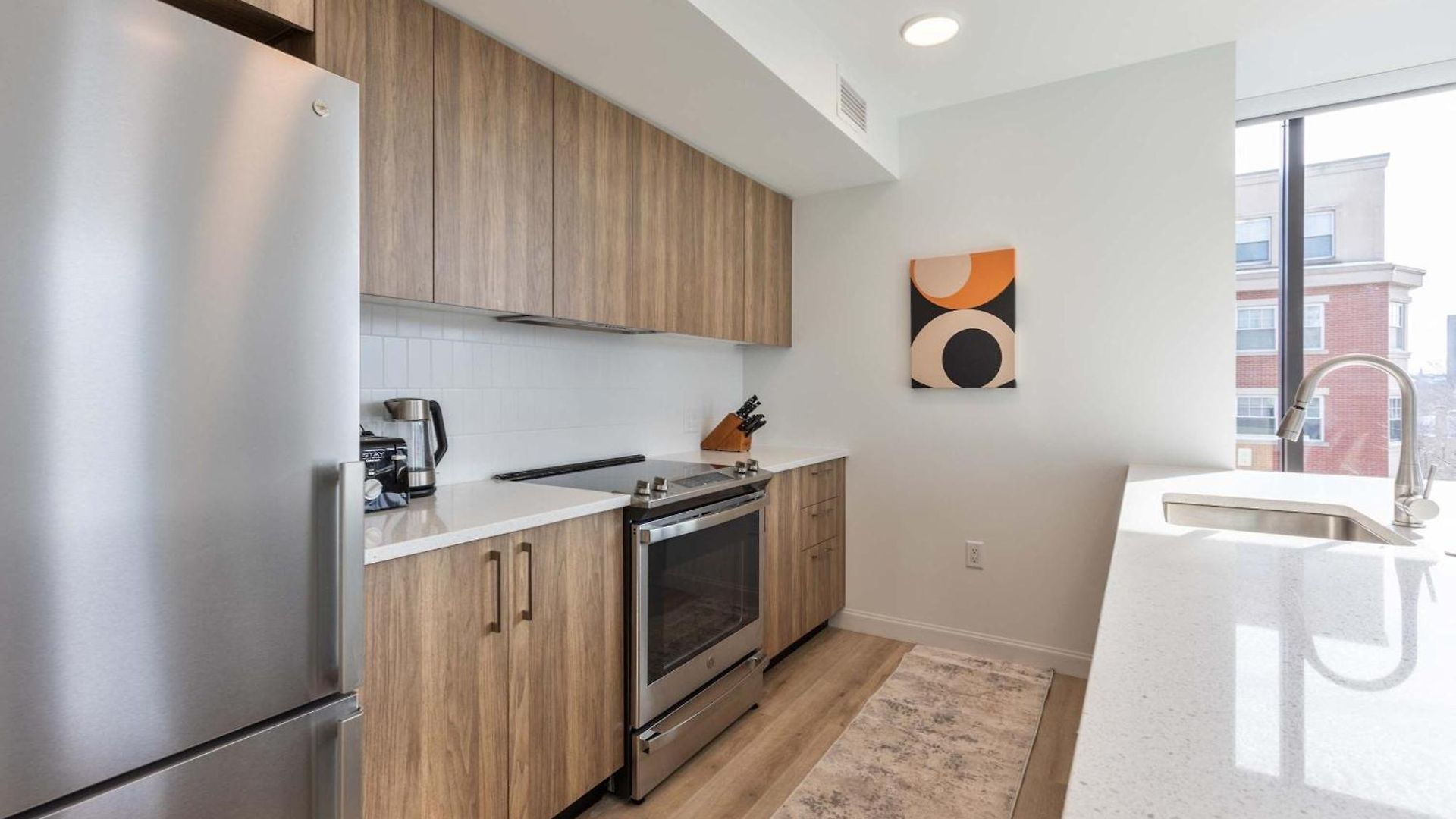 Private With Kitchen & Gym Apartment Boston