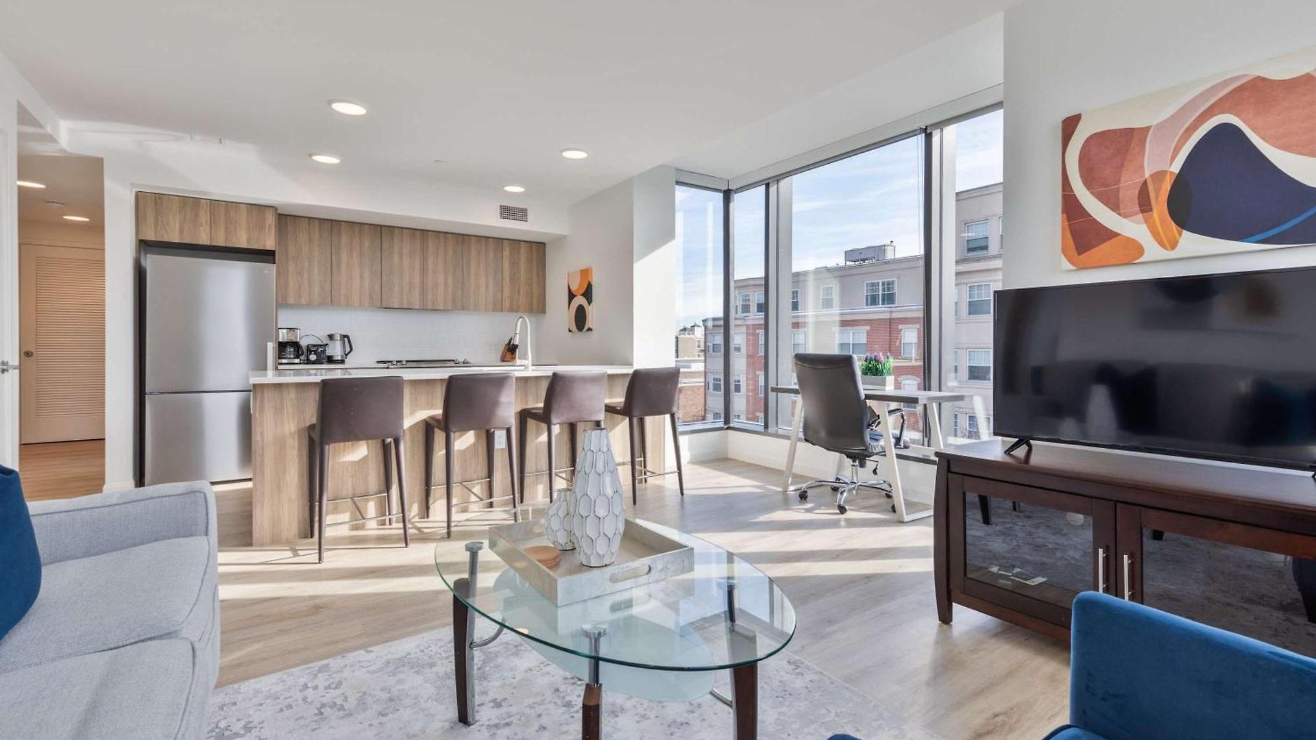 Private With Kitchen & Gym * Boston