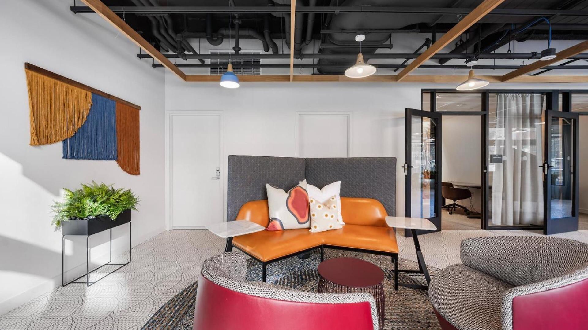 Spacious With Kitchen Apartment