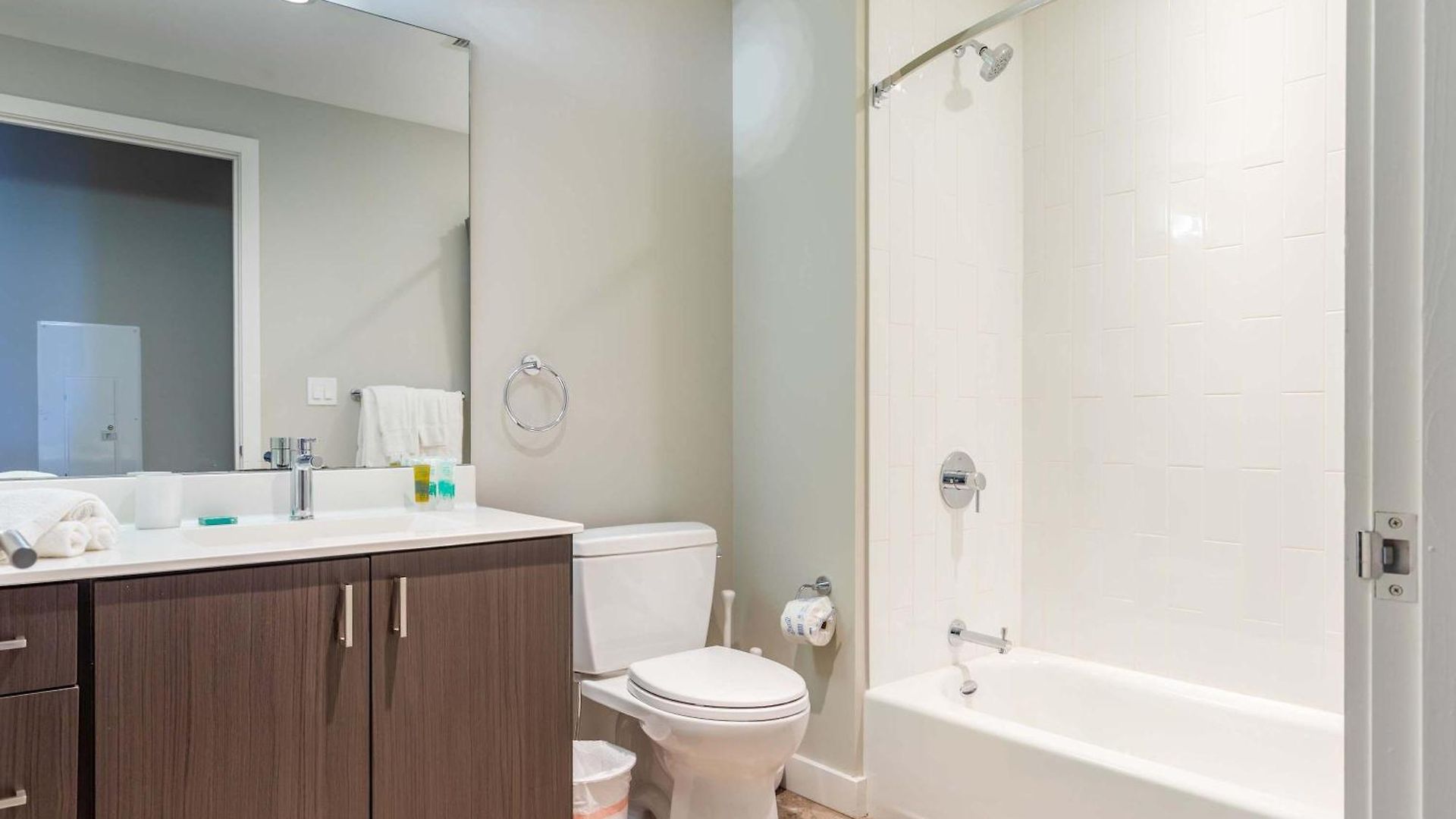 Private 2br Seaport Disctrict Apartment *