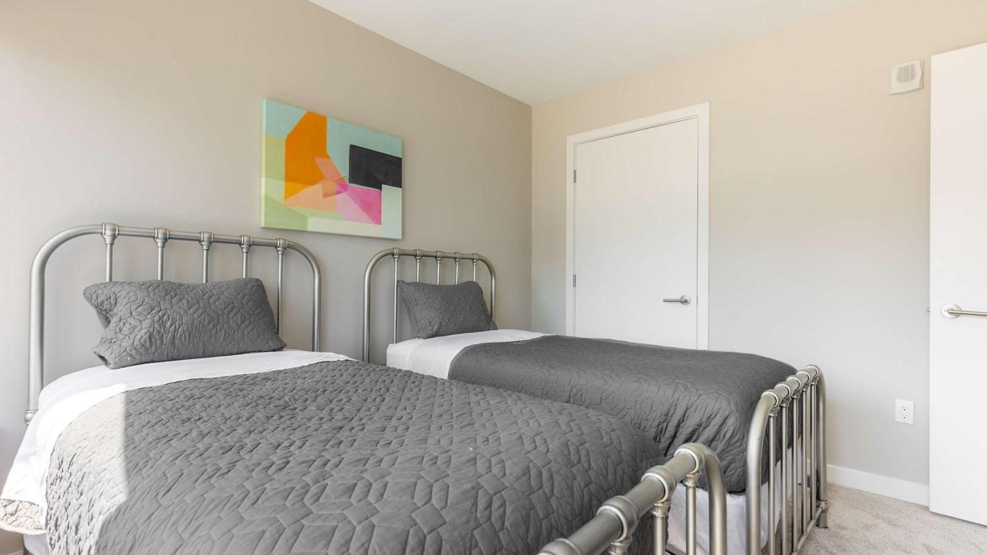 Private 2br Seaport Disctrict Apartment *