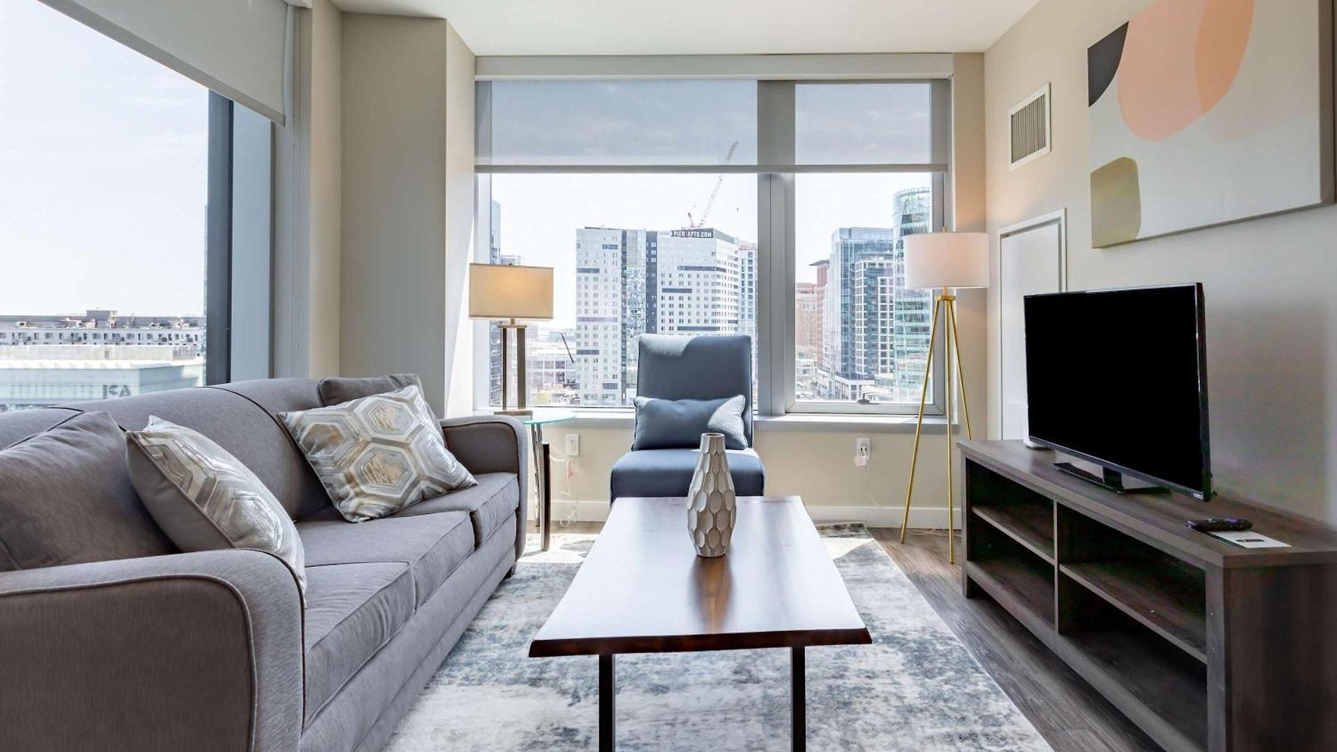Private 2br Seaport Disctrict Apartment *