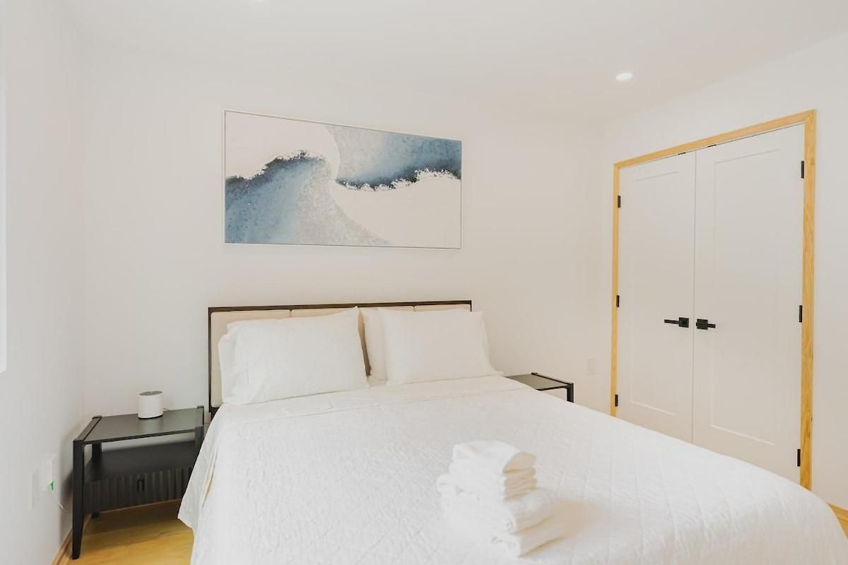 Luxury 3bd Short Walk To Airport Boston