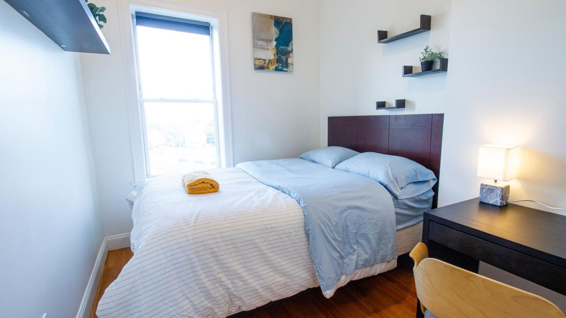 Modern & Spacious 4-bedroom In Roxbury Apartment *