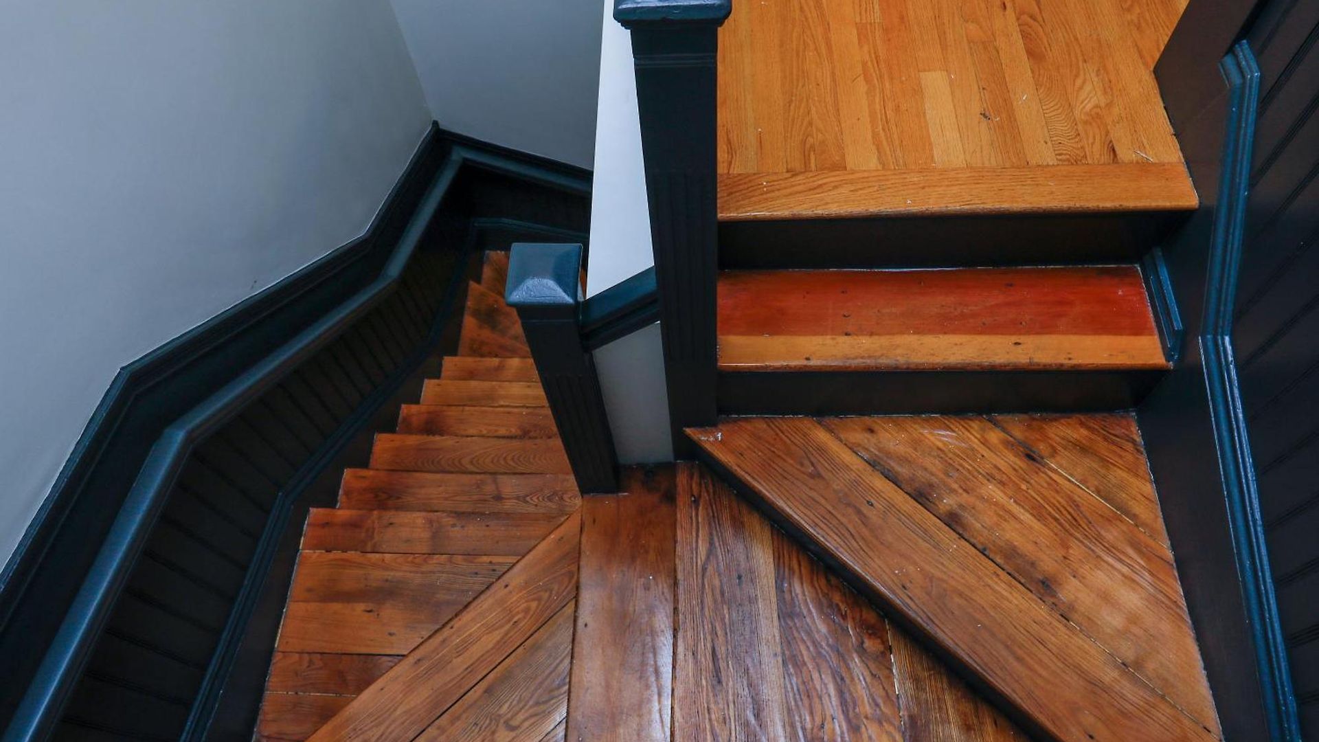 Modern & Spacious 4-bedroom In Roxbury Apartment