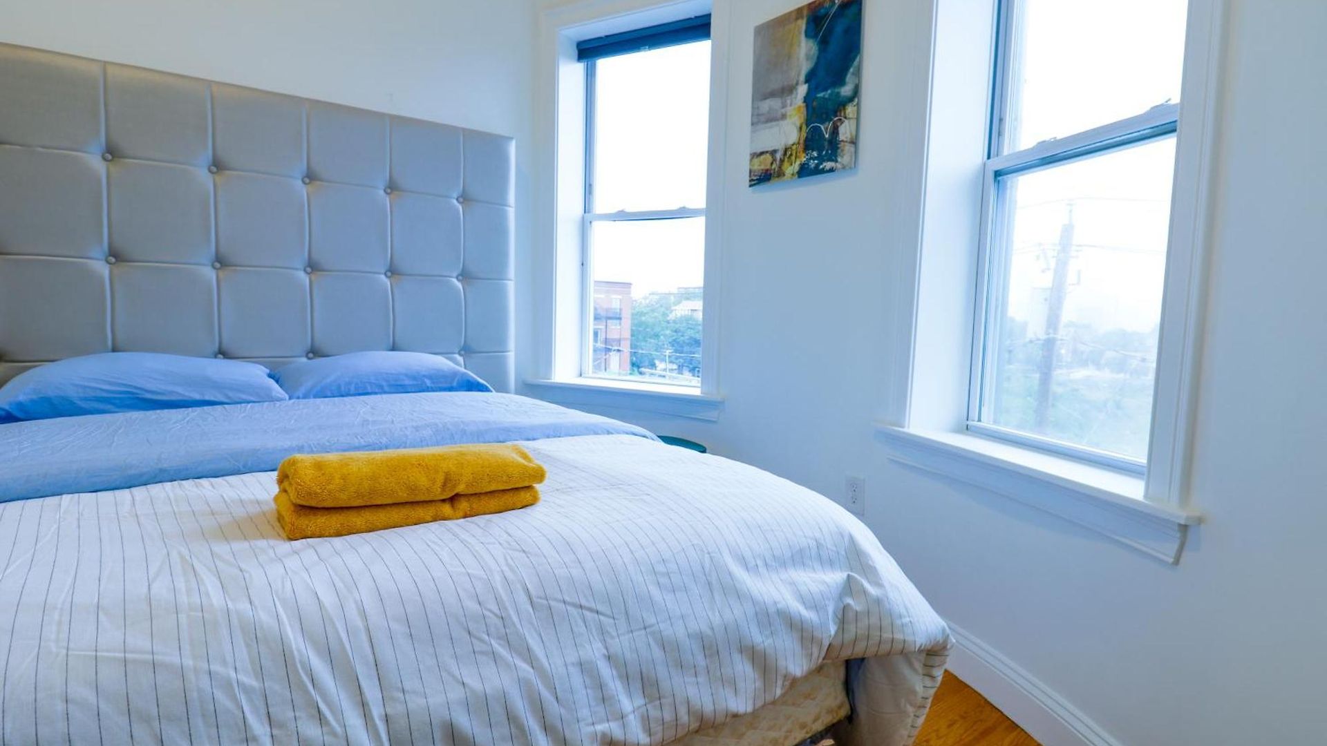 Modern & Spacious 4-bedroom In Roxbury Apartment
