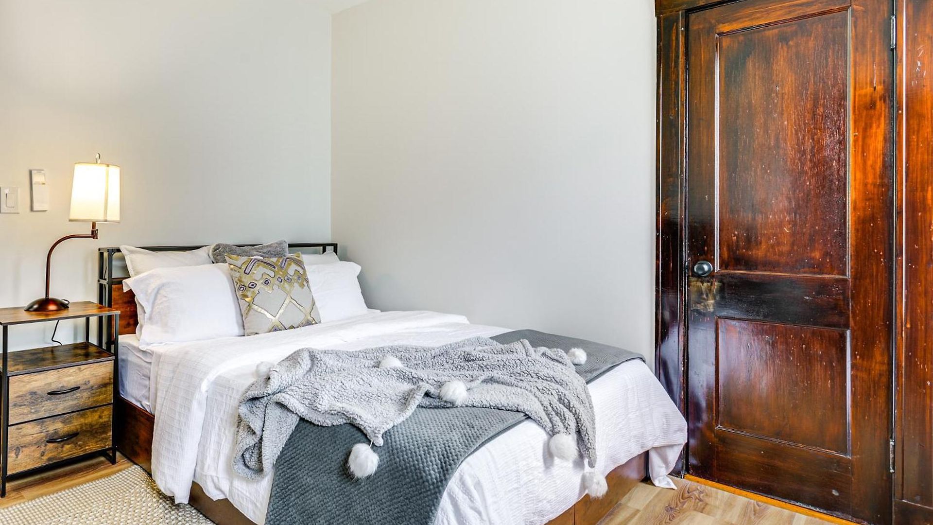 Apartment 4 Mi To Fenway Park: Pet-friendly Dorchester Apt!
