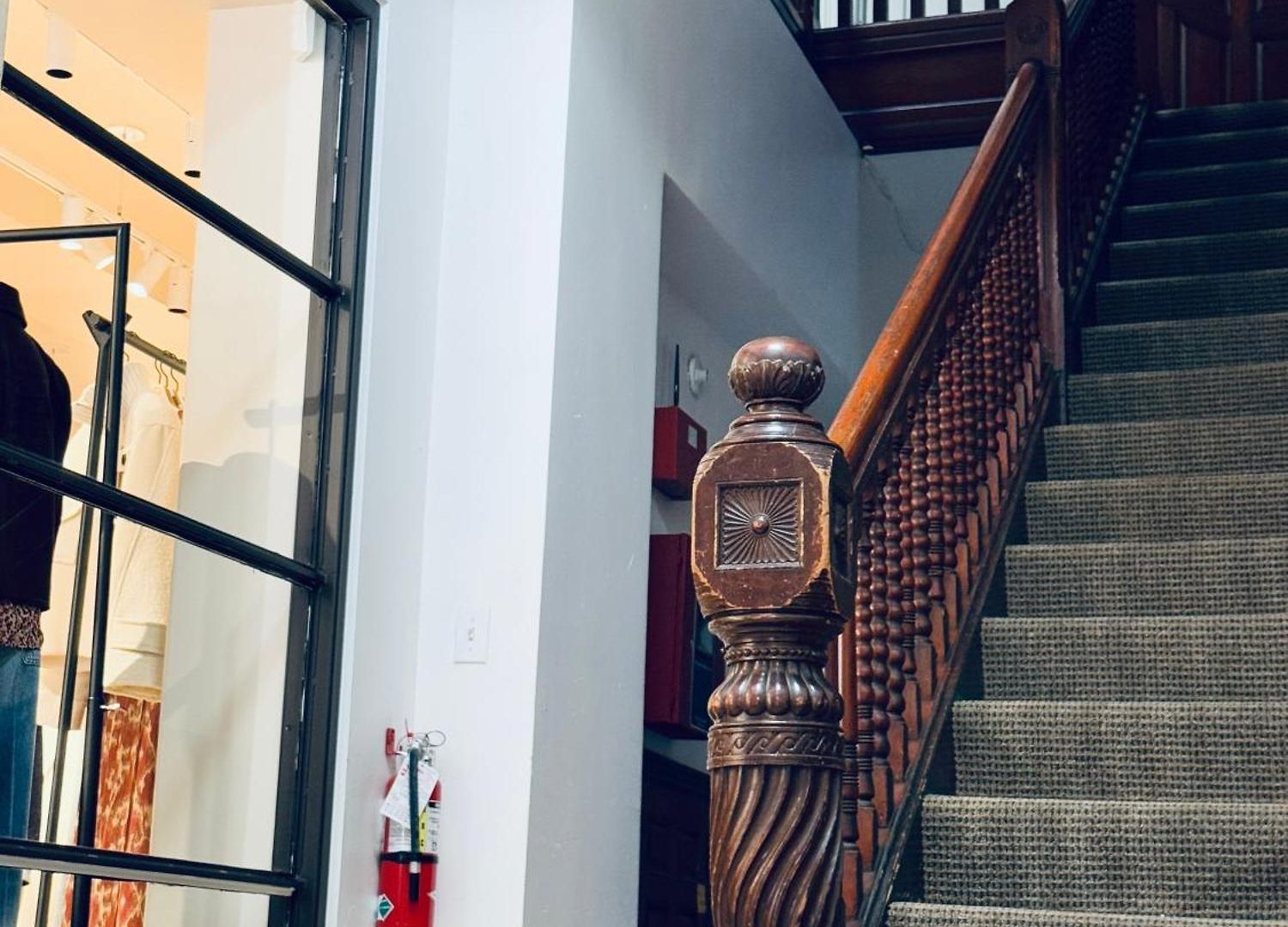 Chic Living On Newbury Street Apartment