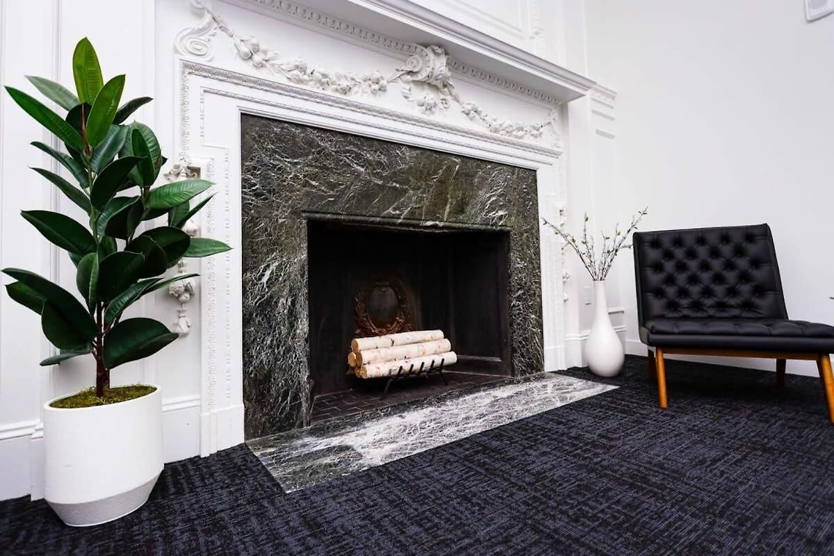 Luxurious In The Heart Of Apartment *